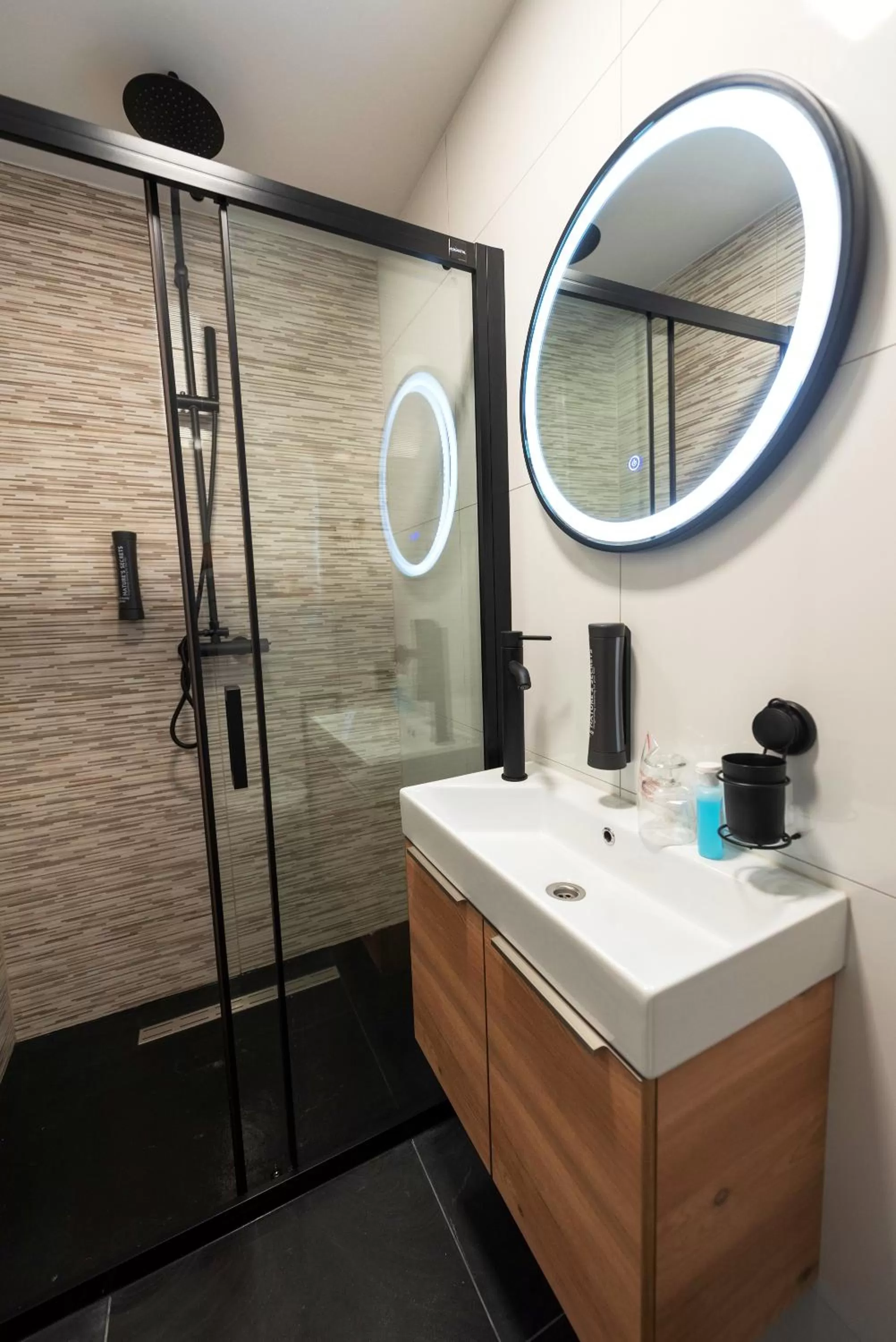 Bathroom in Arcobaleno Apartments & Rooms