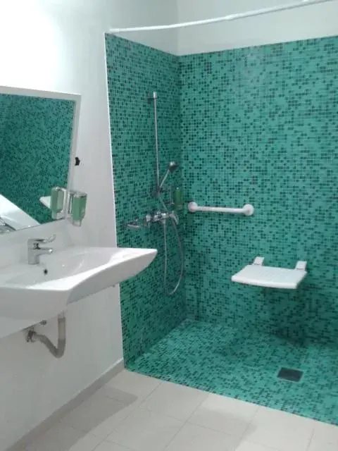 Shower, Bathroom in Hotel Armatti