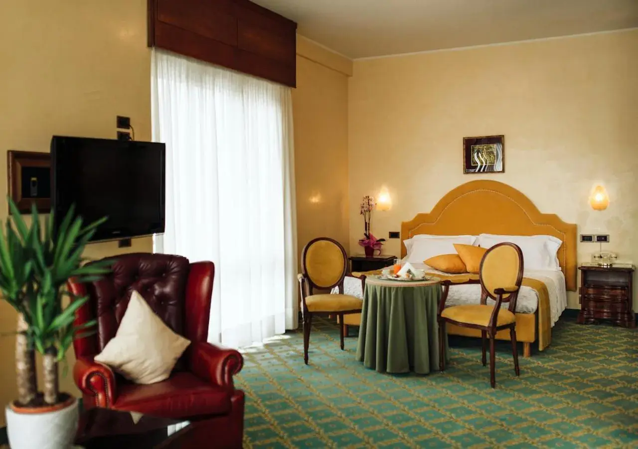 Photo of the whole room, Seating Area in Grand Hotel Excelsior