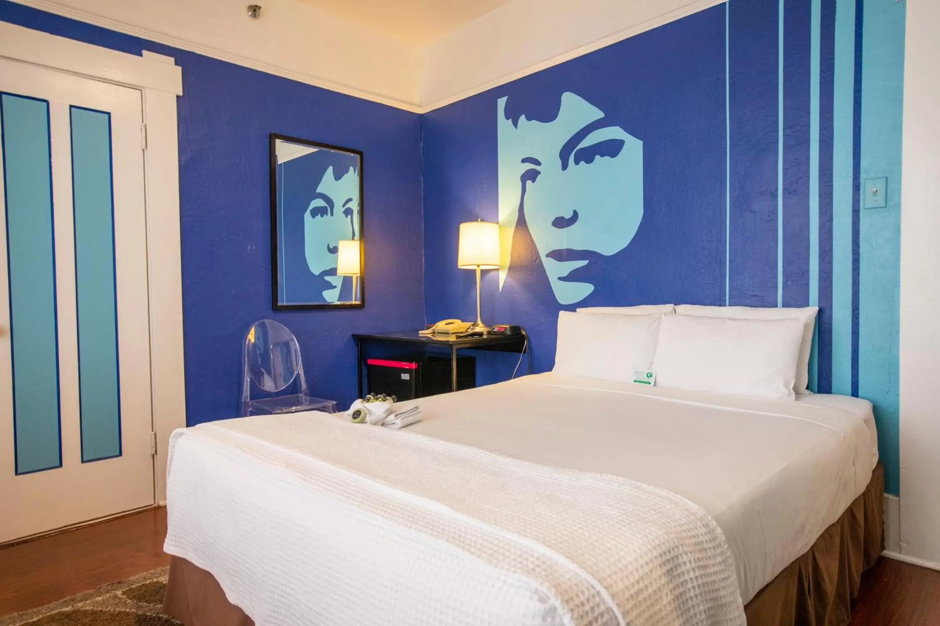 Bedroom, Bed in Hotel Des Arts Bedroom, Bed in Hotel Des Arts