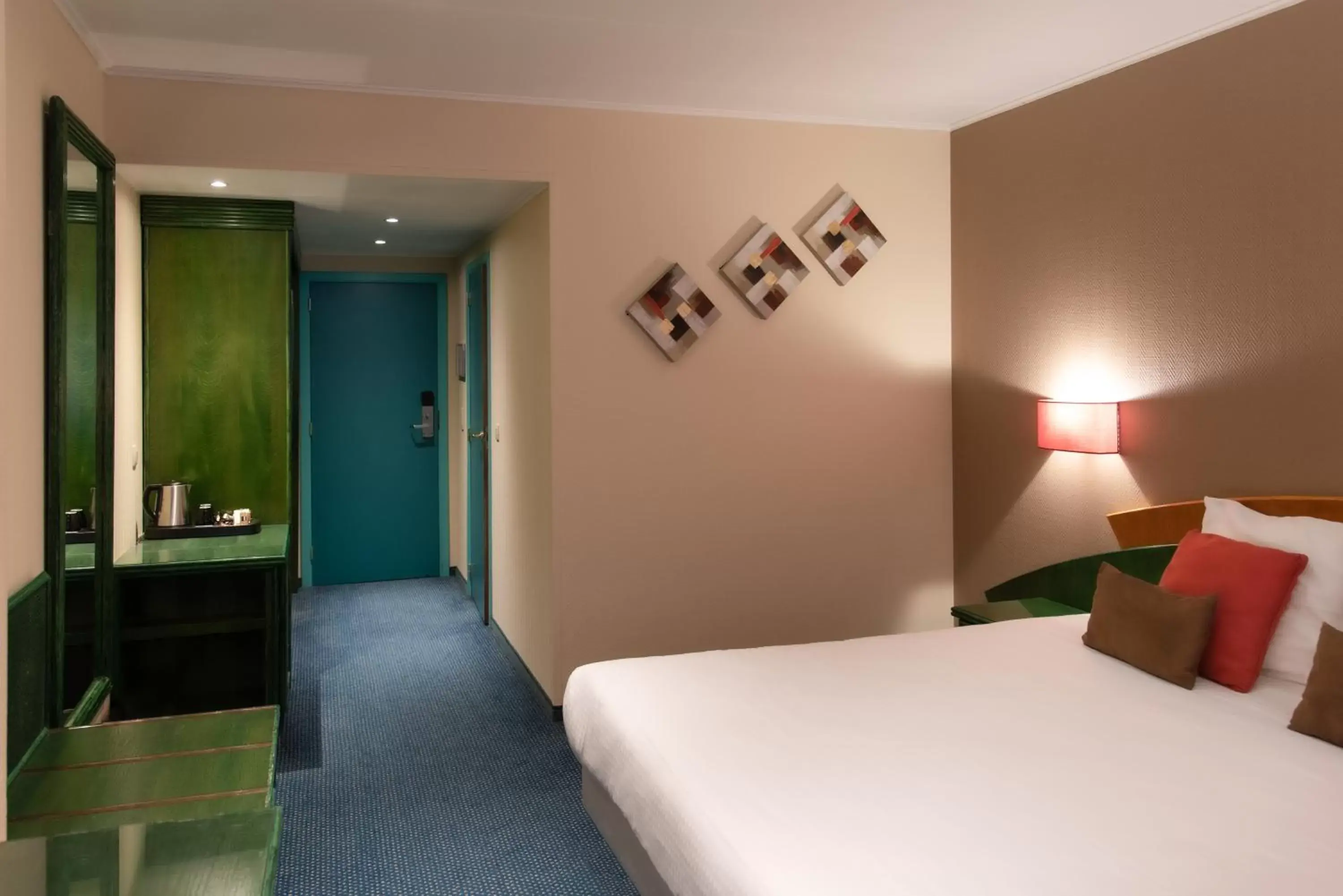 Family Junior Suite with Terrace in B&B HOTEL Mons Centre Family Junior Suite with Terrace in B&B HOTEL Mons Centre