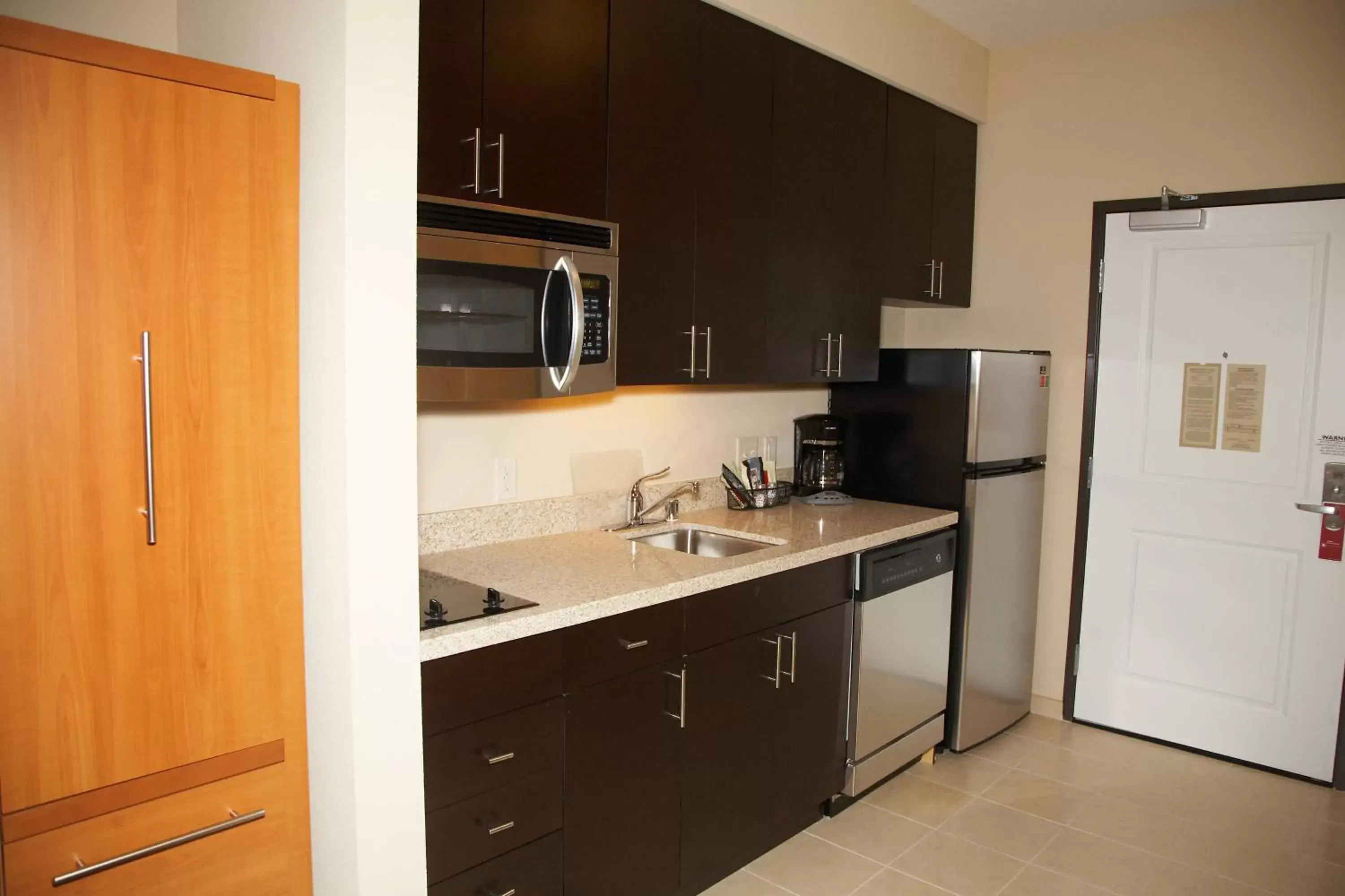 Kitchen or kitchenette, Kitchen/Kitchenette in TownePlace Suites by Marriott Hobbs