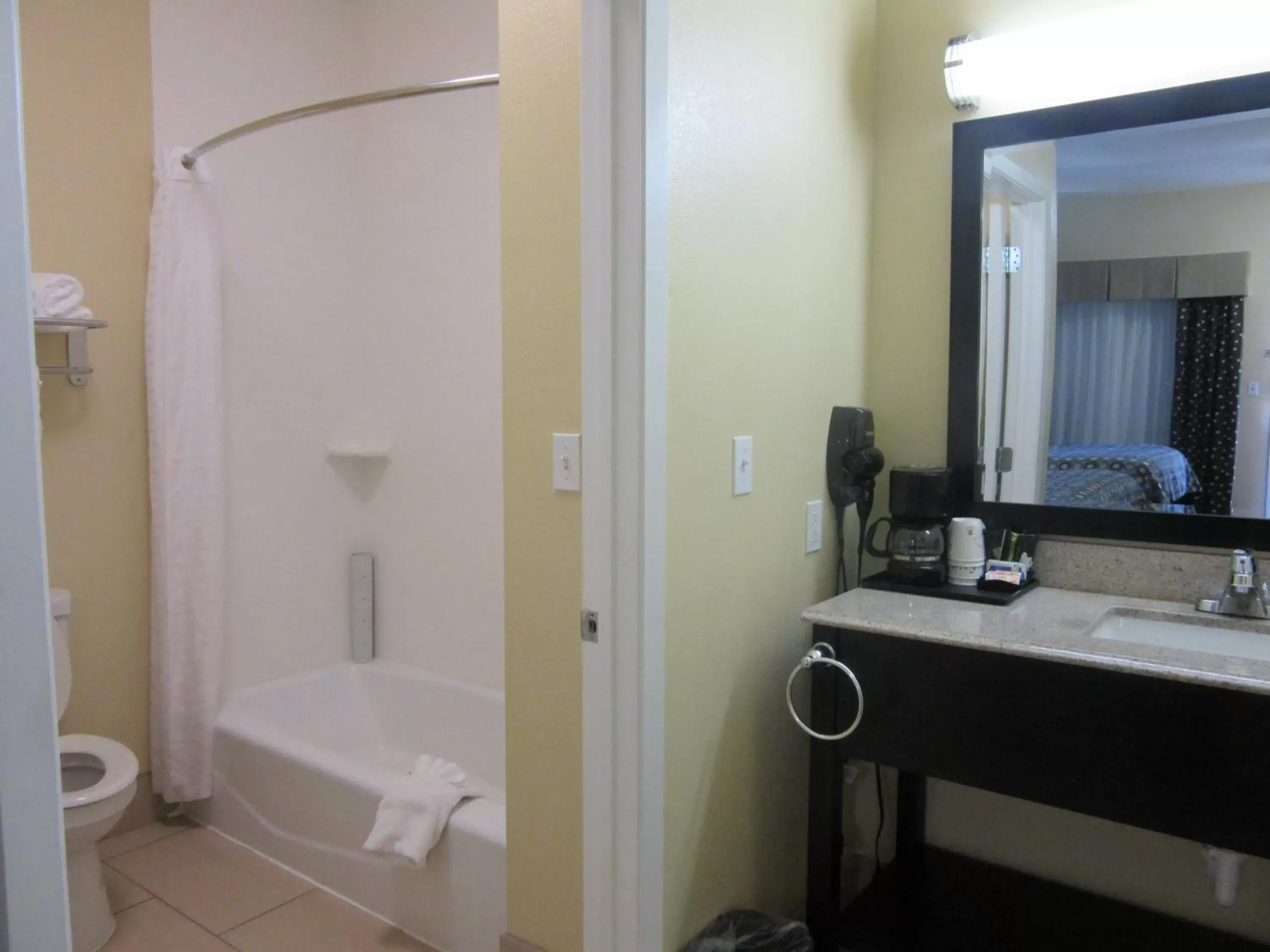 Bathroom in Executive Inn and Suites Tyler