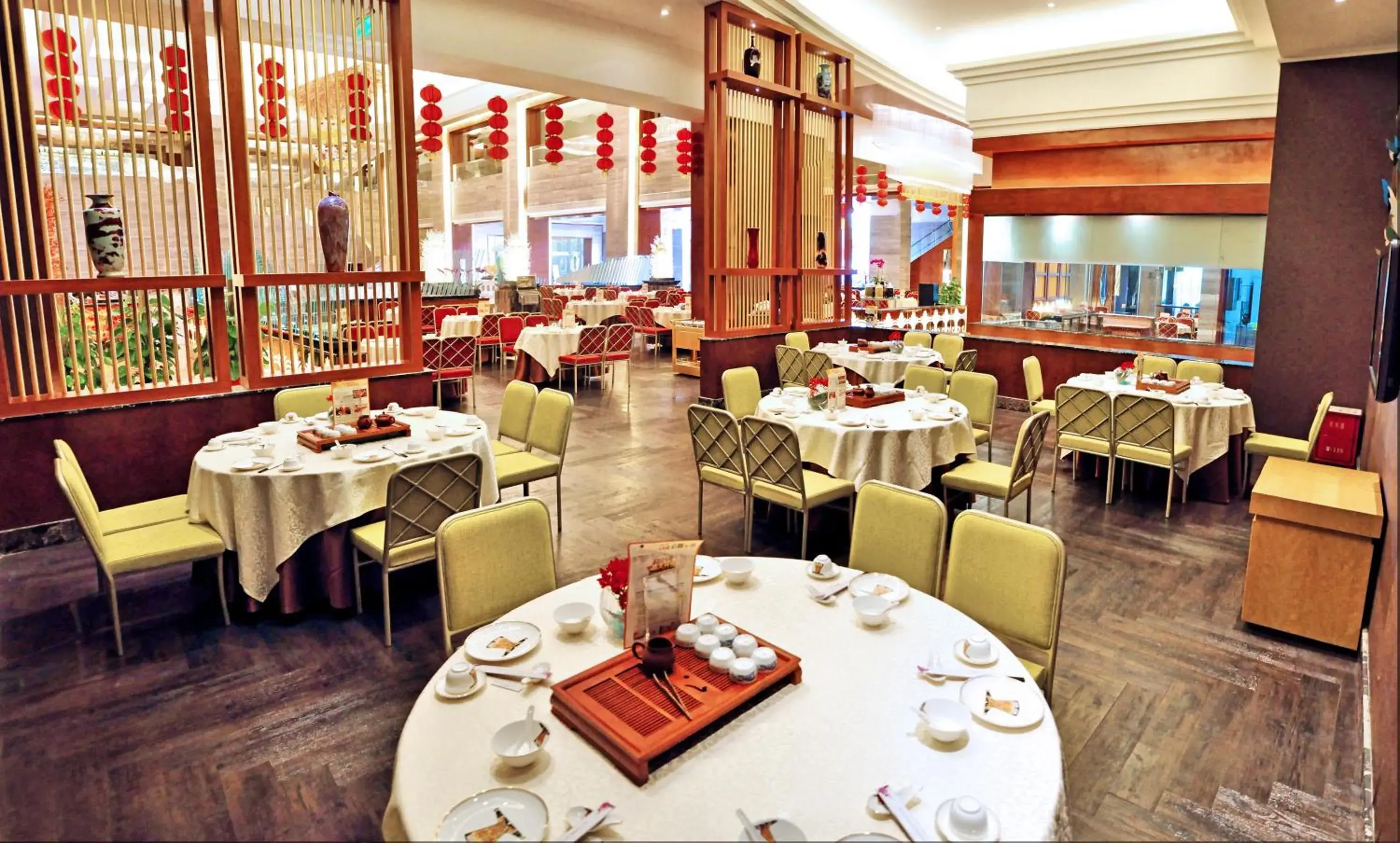 Restaurant/Places to Eat in Cinese Hotel Dongguan Shijie