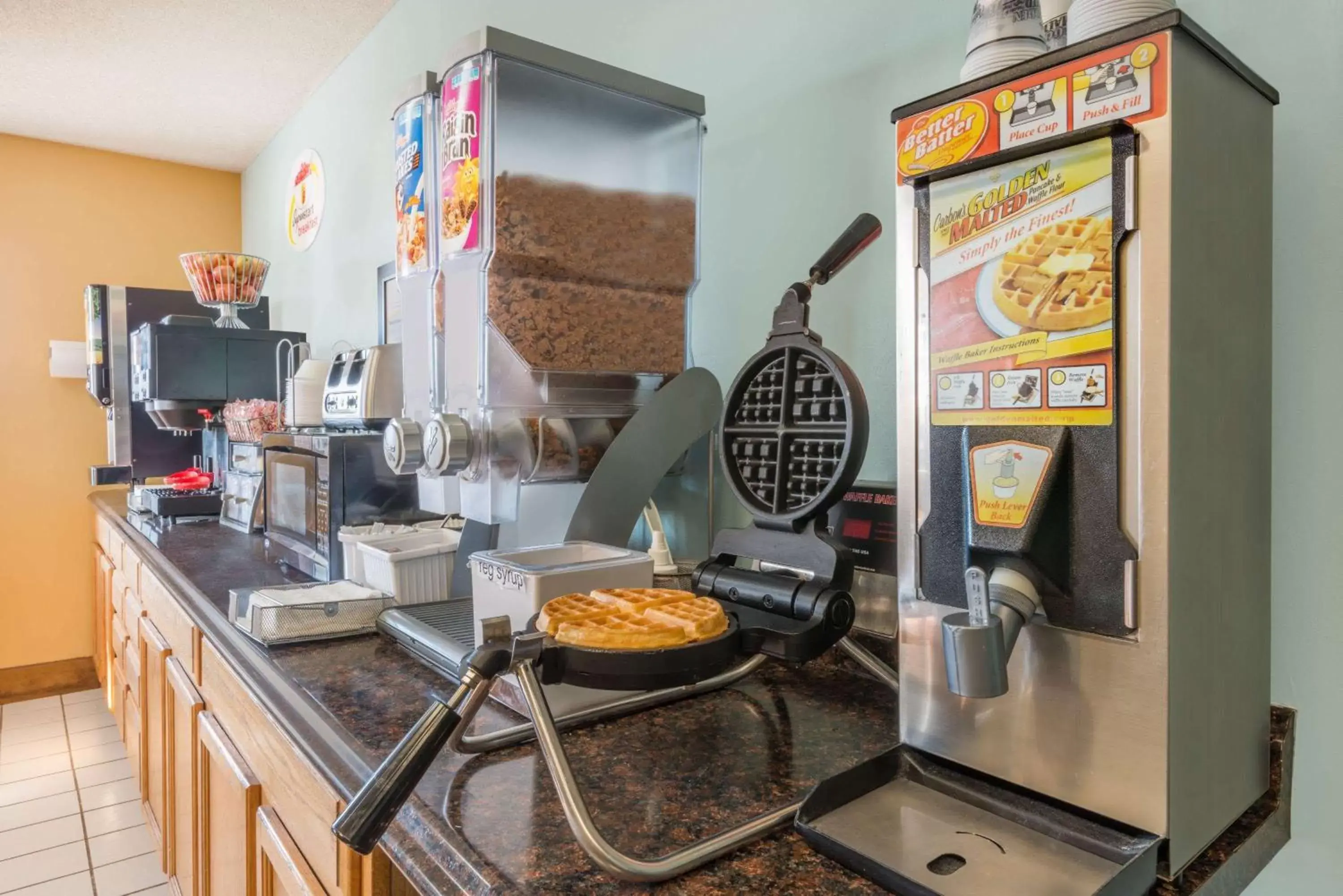 Restaurant/places to eat in Super 8 by Wyndham Wakeeney Restaurant/places to eat in Super 8 by Wyndham Wakeeney