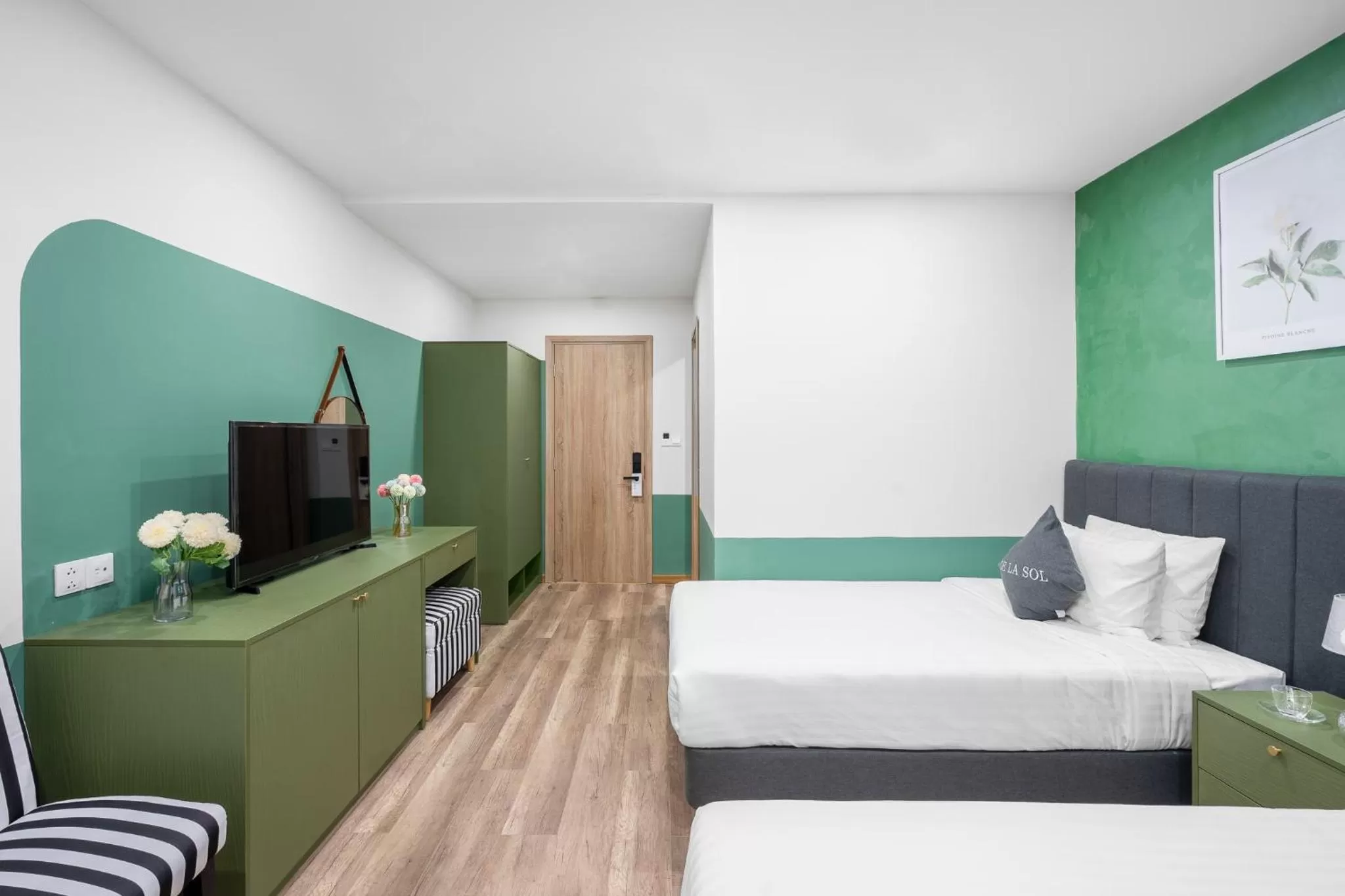 Bed in De La Sol Villa Dalat