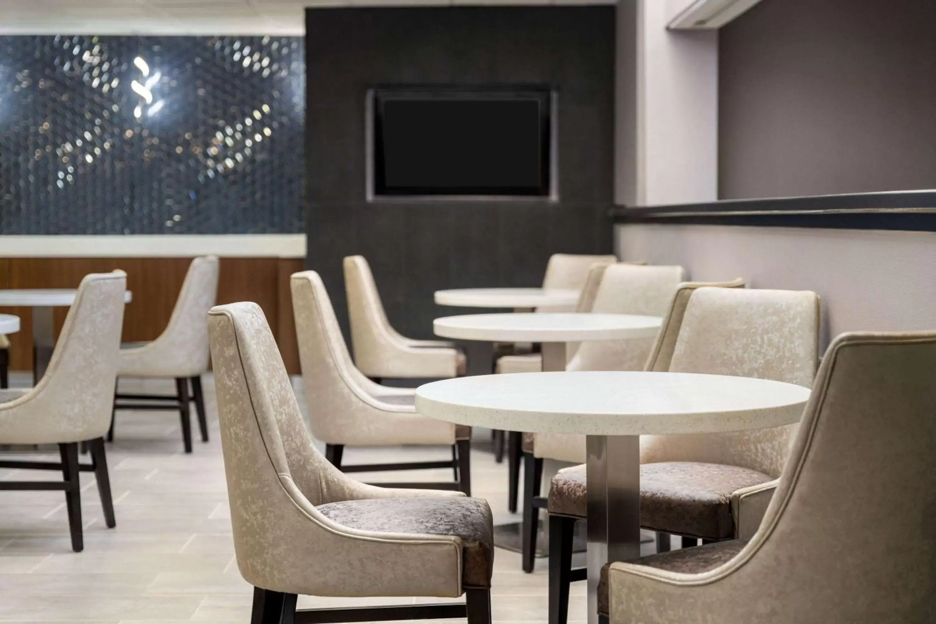 Breakfast, Lounge/Bar in La Quinta by Wyndham Round Rock North