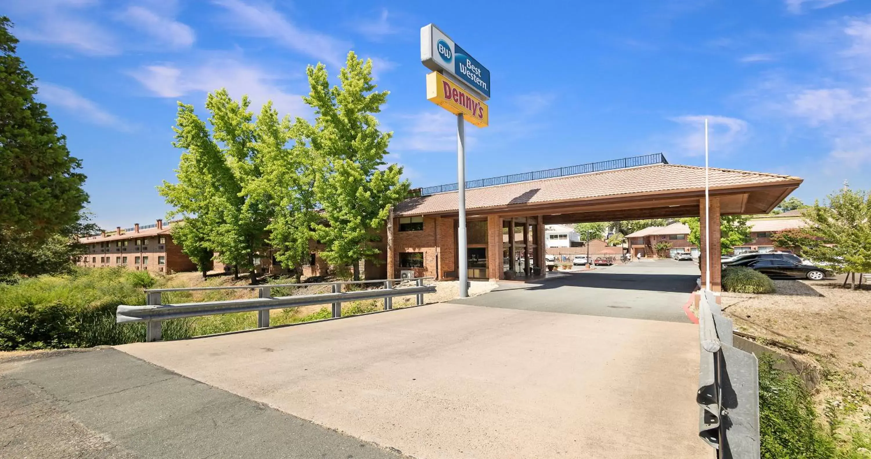 Facade/entrance, Property Building in Best Western Amador Inn