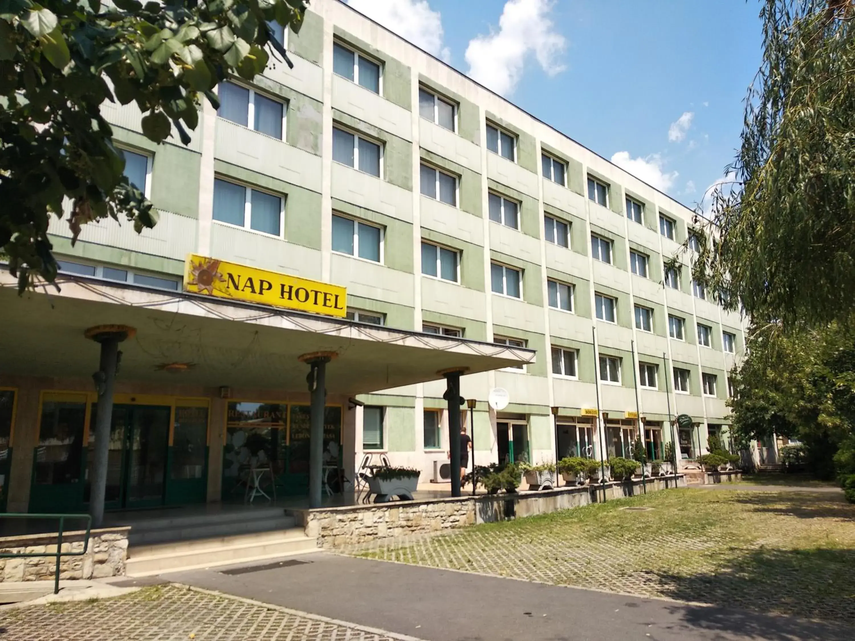 Facade/entrance in Hotel Nap