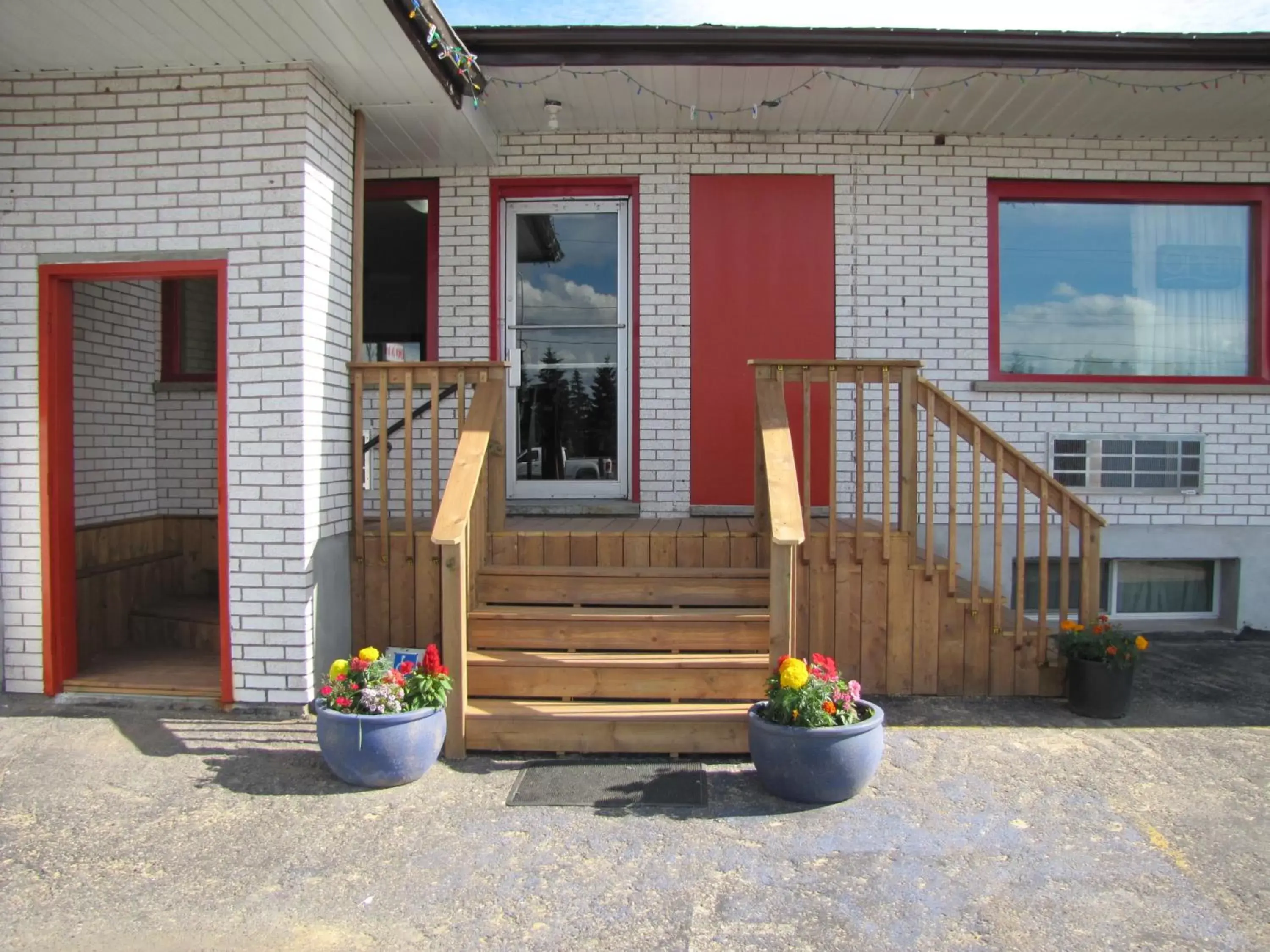 Facade/entrance in Northland Motel