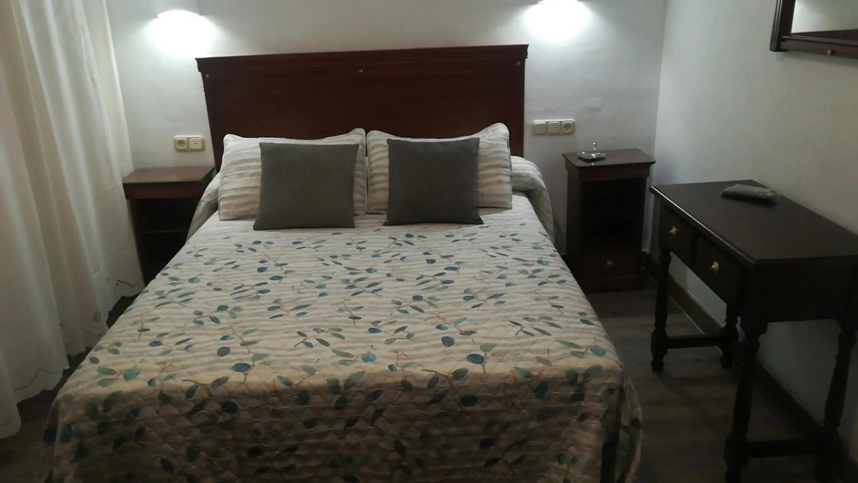 Bedroom, Bed in Hostal Colon Antequera