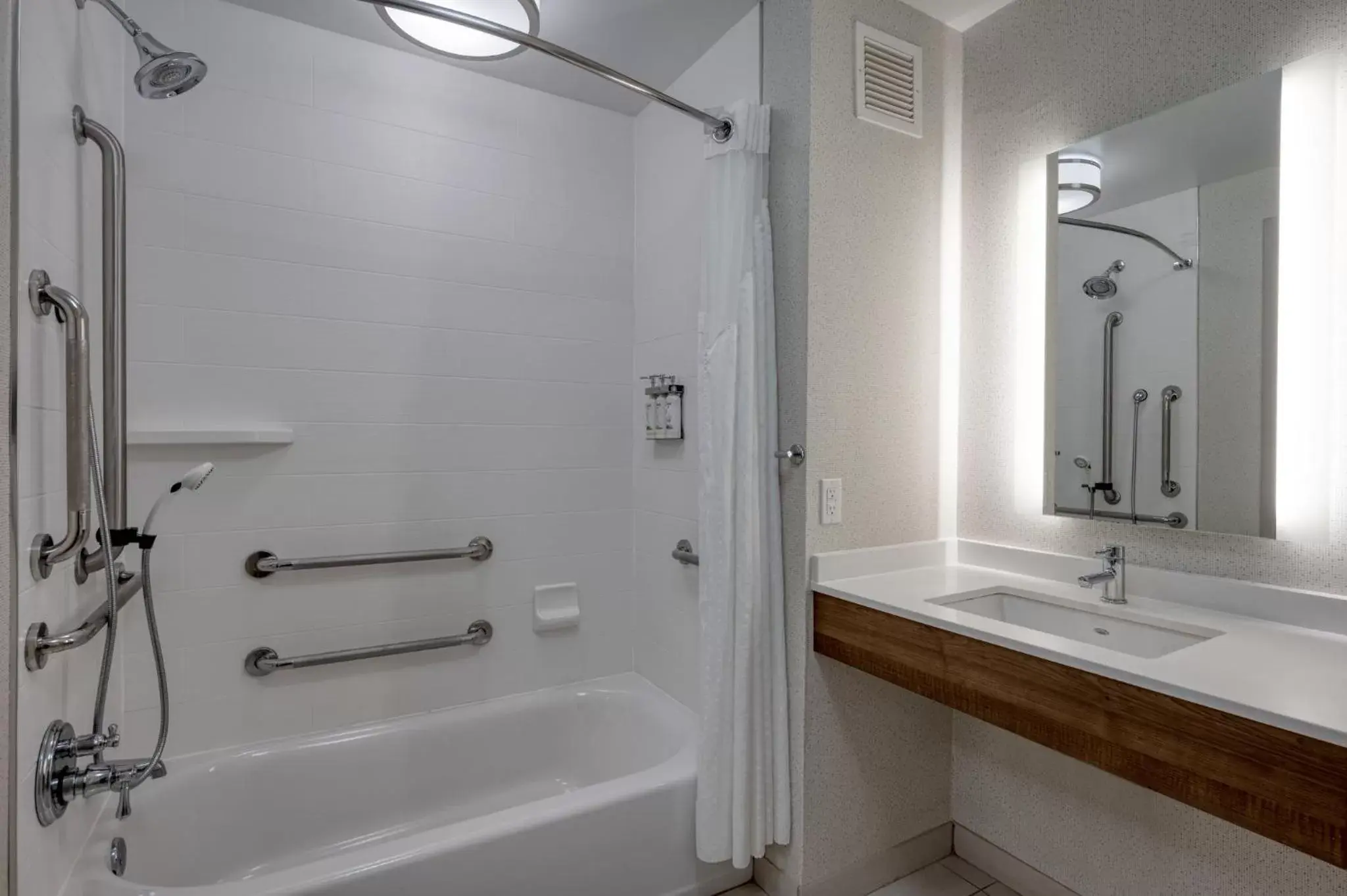 Bathroom in Holiday Inn Express Radcliff Fort Knox, an IHG Hotel