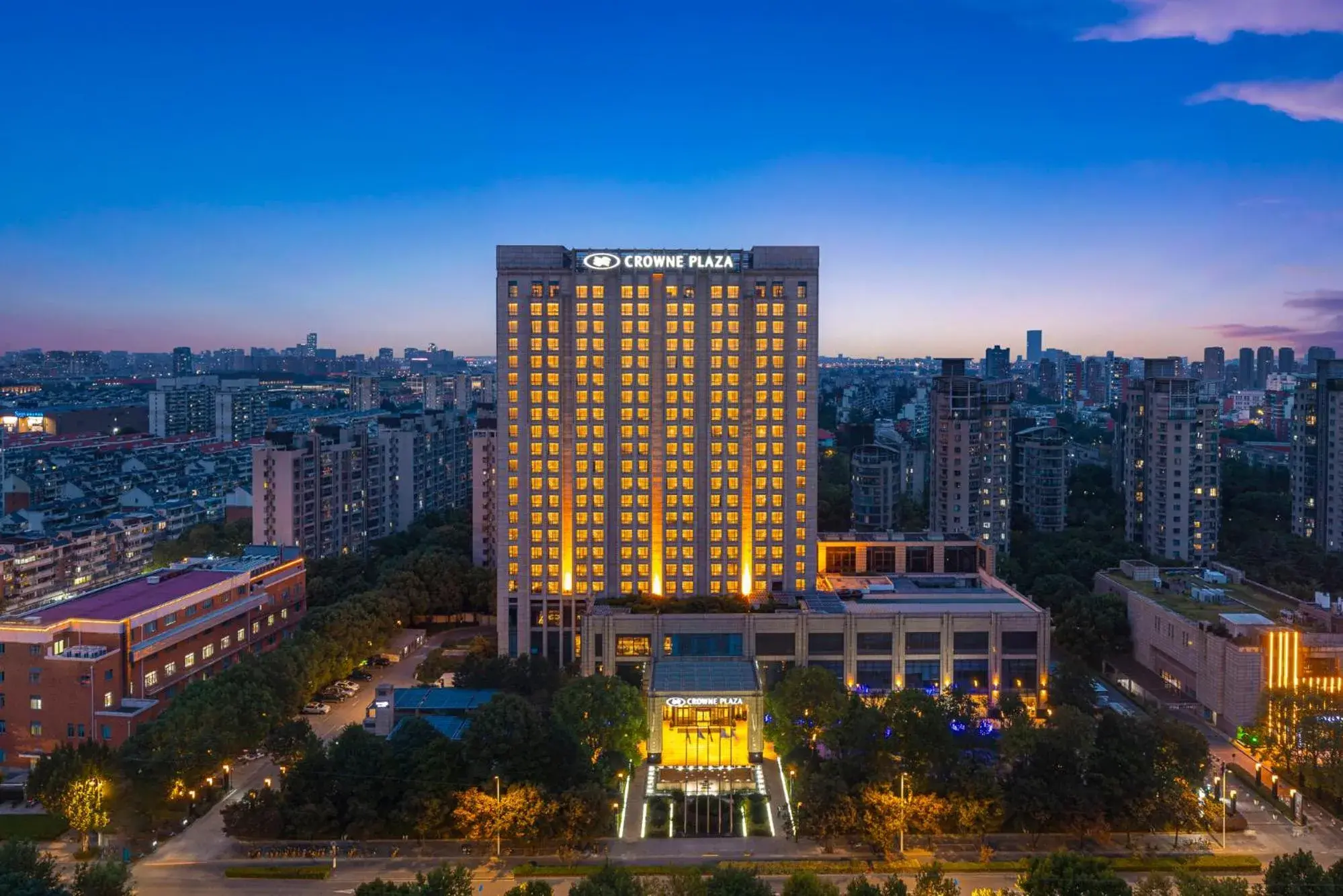 Property building in Crowne Plaza Shanghai Jinxiu by IHG Property building in Crowne Plaza Shanghai Jinxiu by IHG