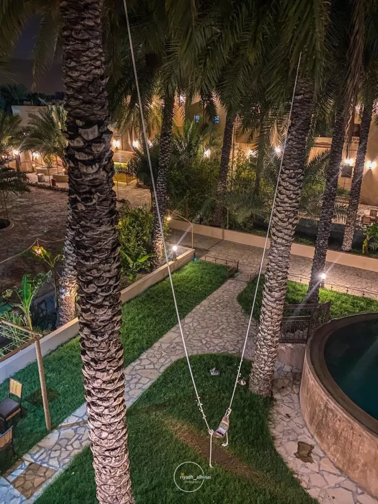 Night in Bustan inn by Alley Escape