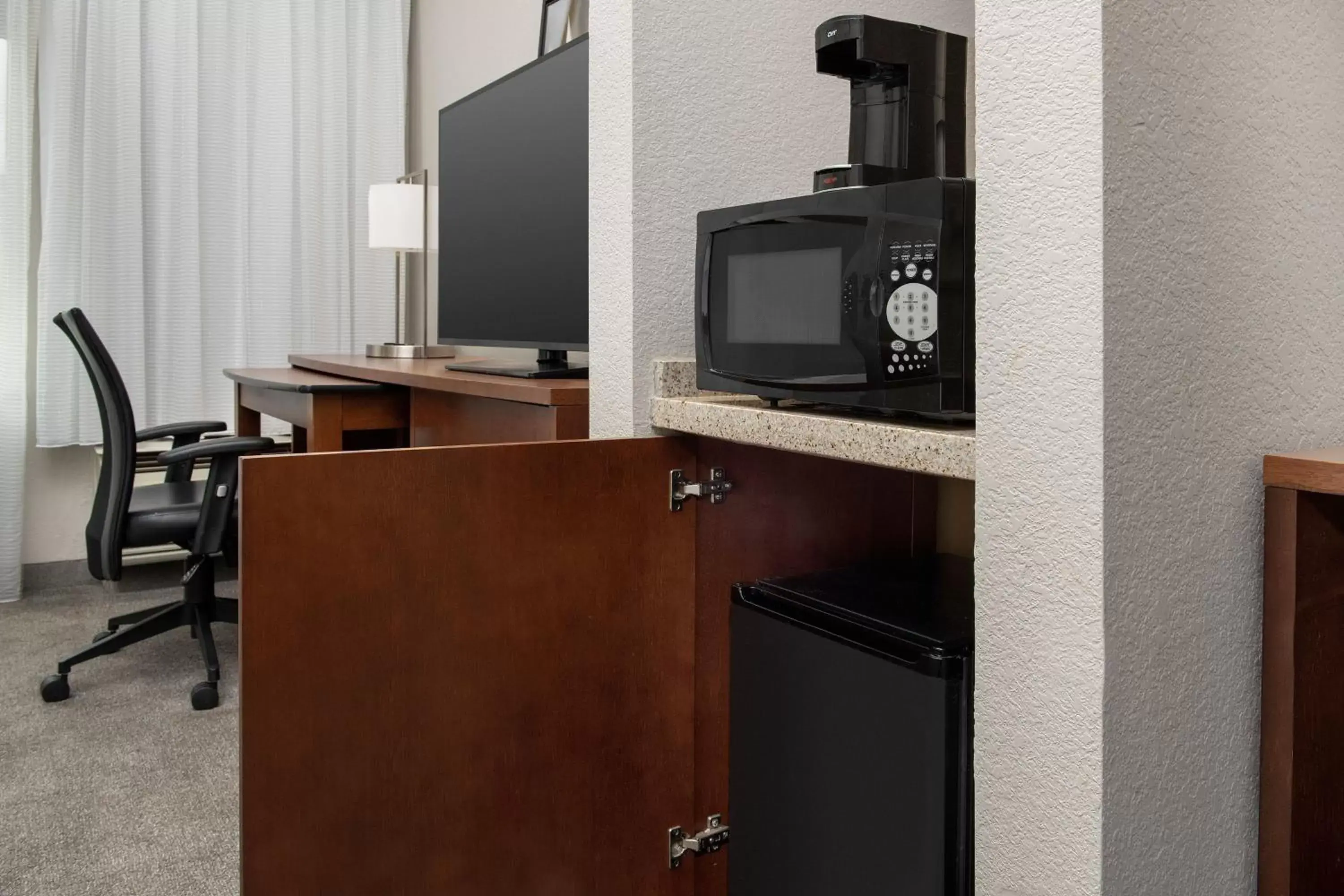 Photo of the whole room, TV/Entertainment Center in Courtyard Chico