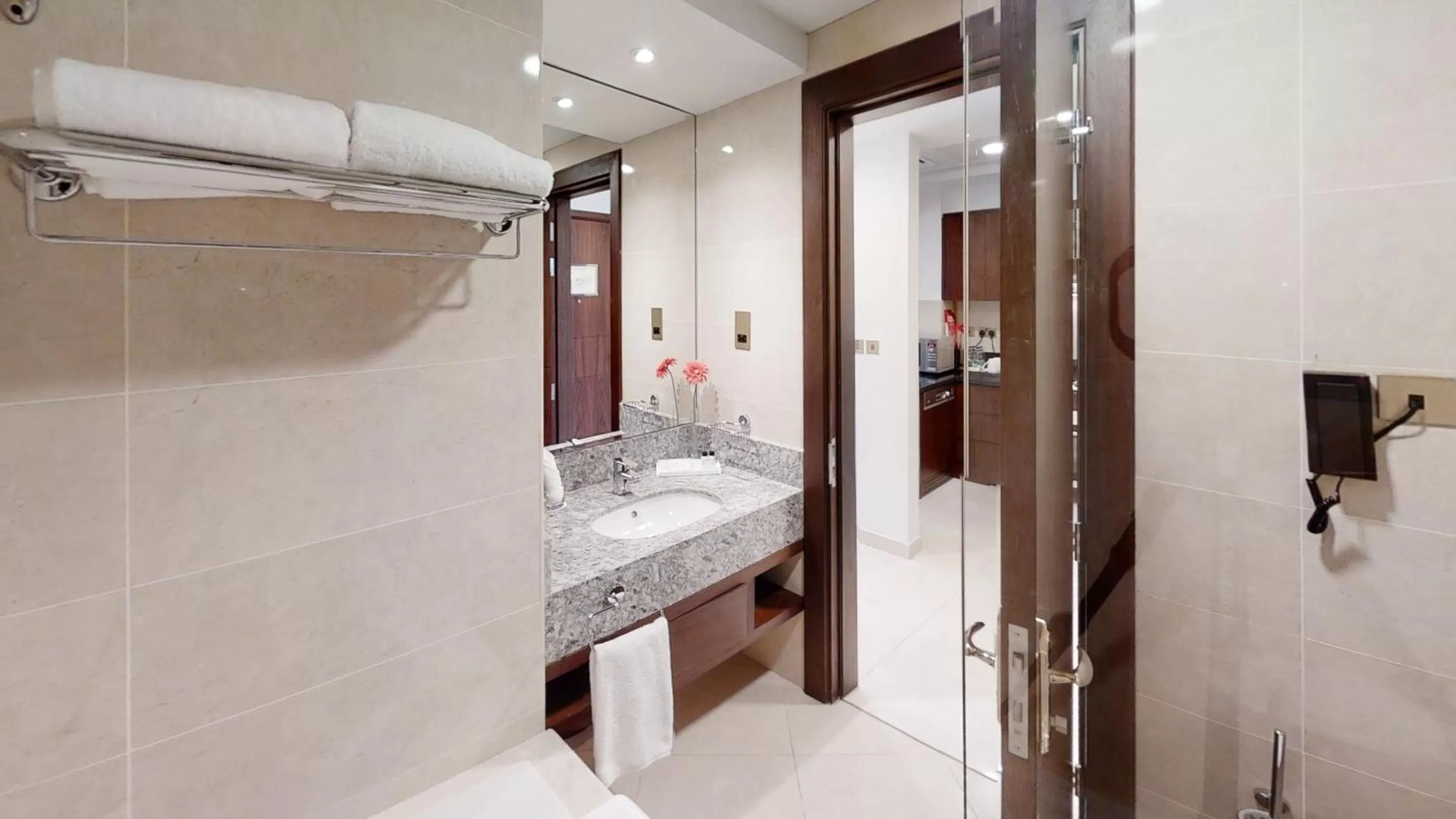 Studio Superior City View Apartment in SUHA Park Hotel Apartments, Waterfront Jaddaf