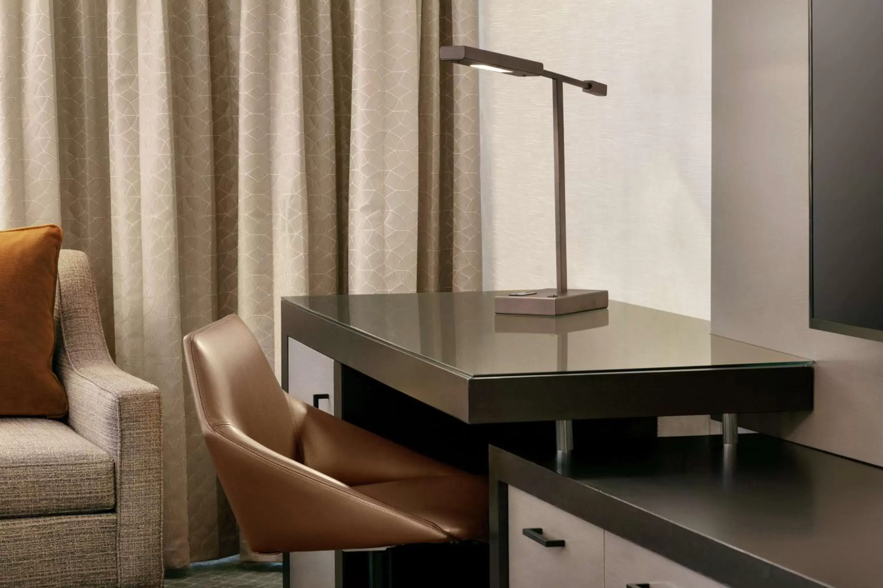 Bedroom in DoubleTree by Hilton McLean Tysons Bedroom in DoubleTree by Hilton McLean Tysons