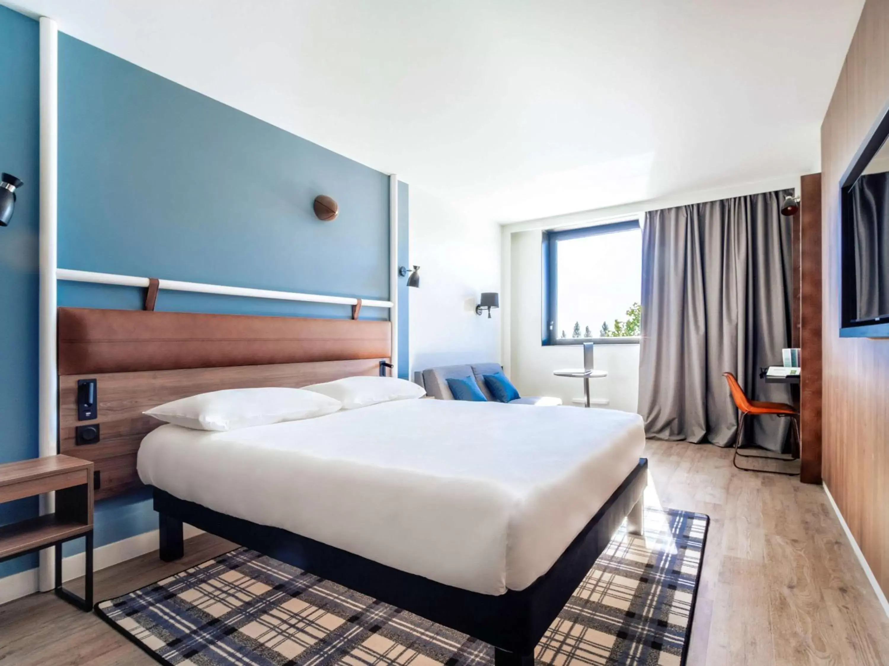 Photo of the whole room, Bed in ibis Styles Castelnaudary