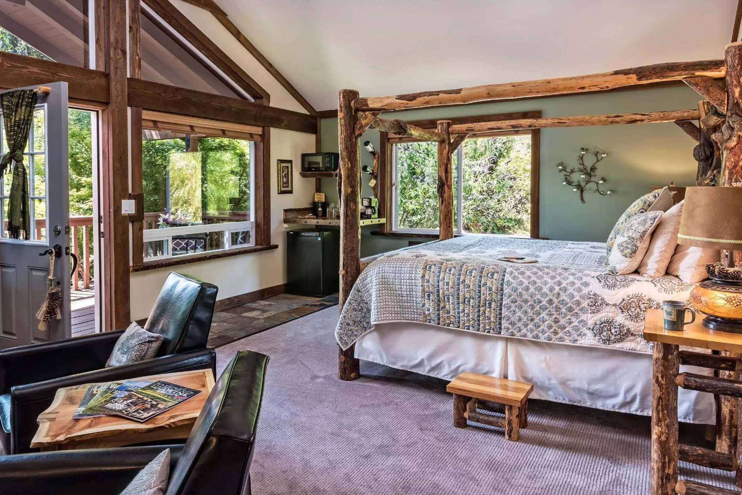 Bedroom in Carson Ridge Luxury Cabins