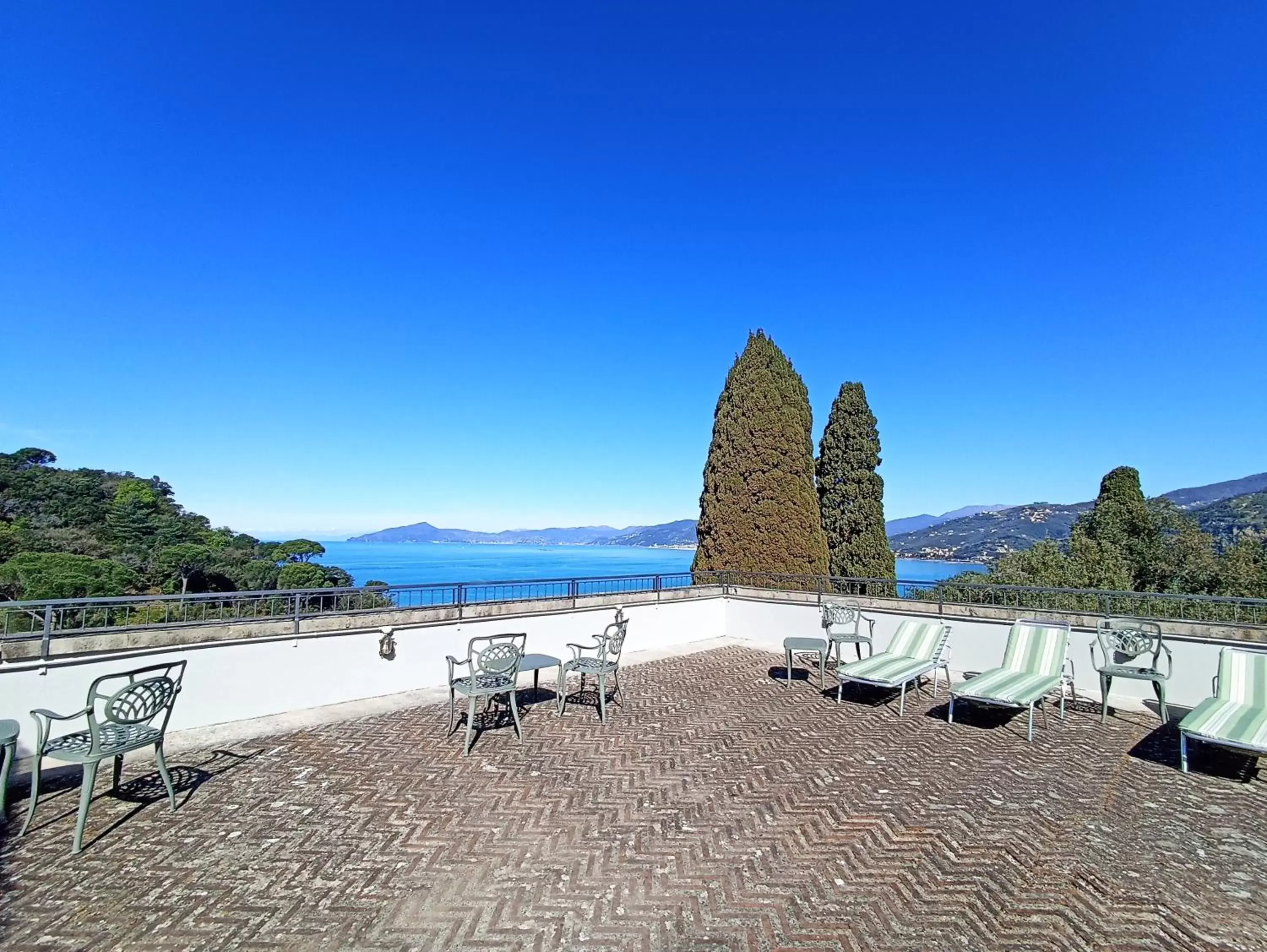 Solarium, Beach in Grand Hotel Dei Castelli