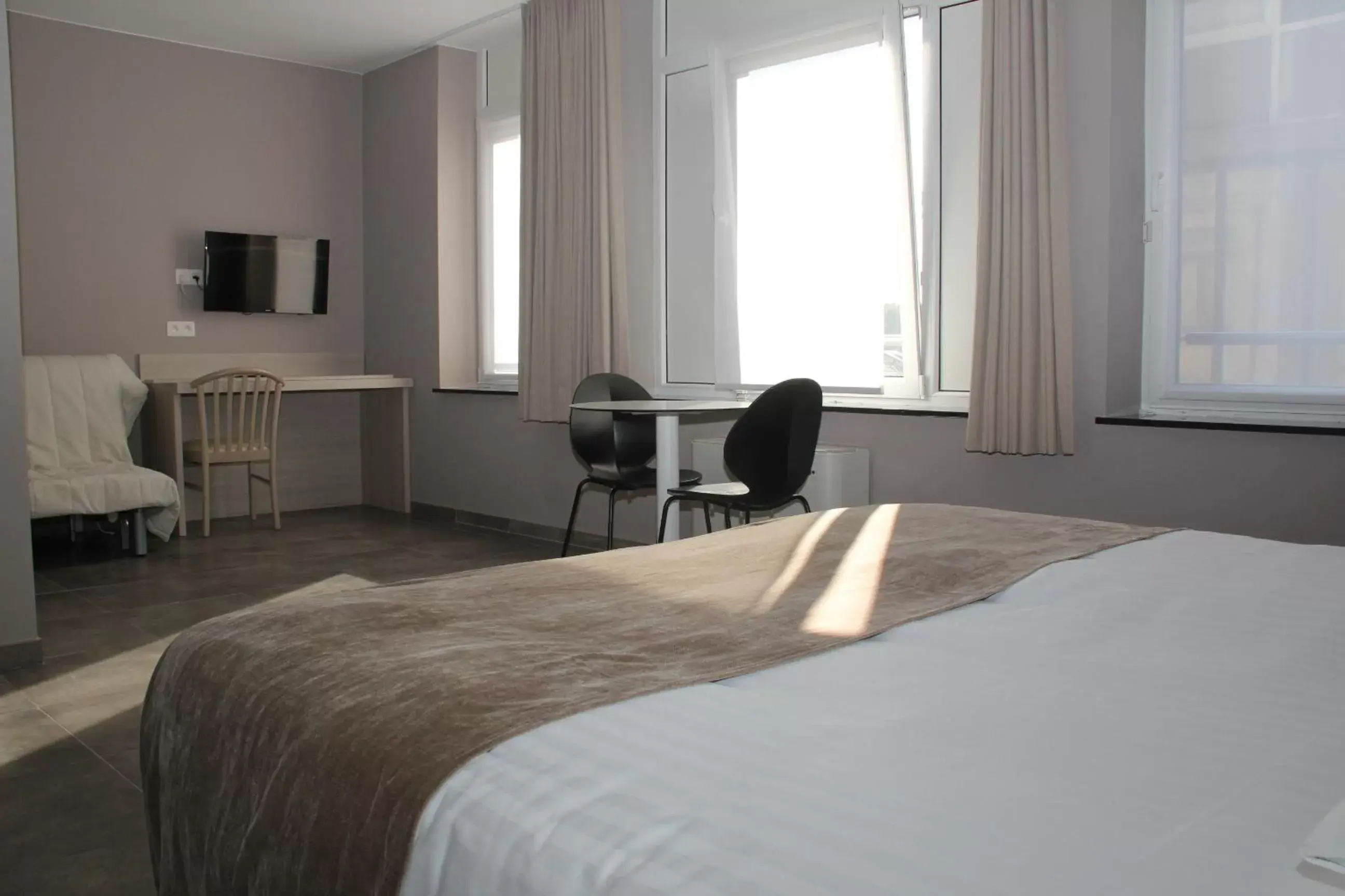 Photo of the whole room, Bed in Hotel La Louve