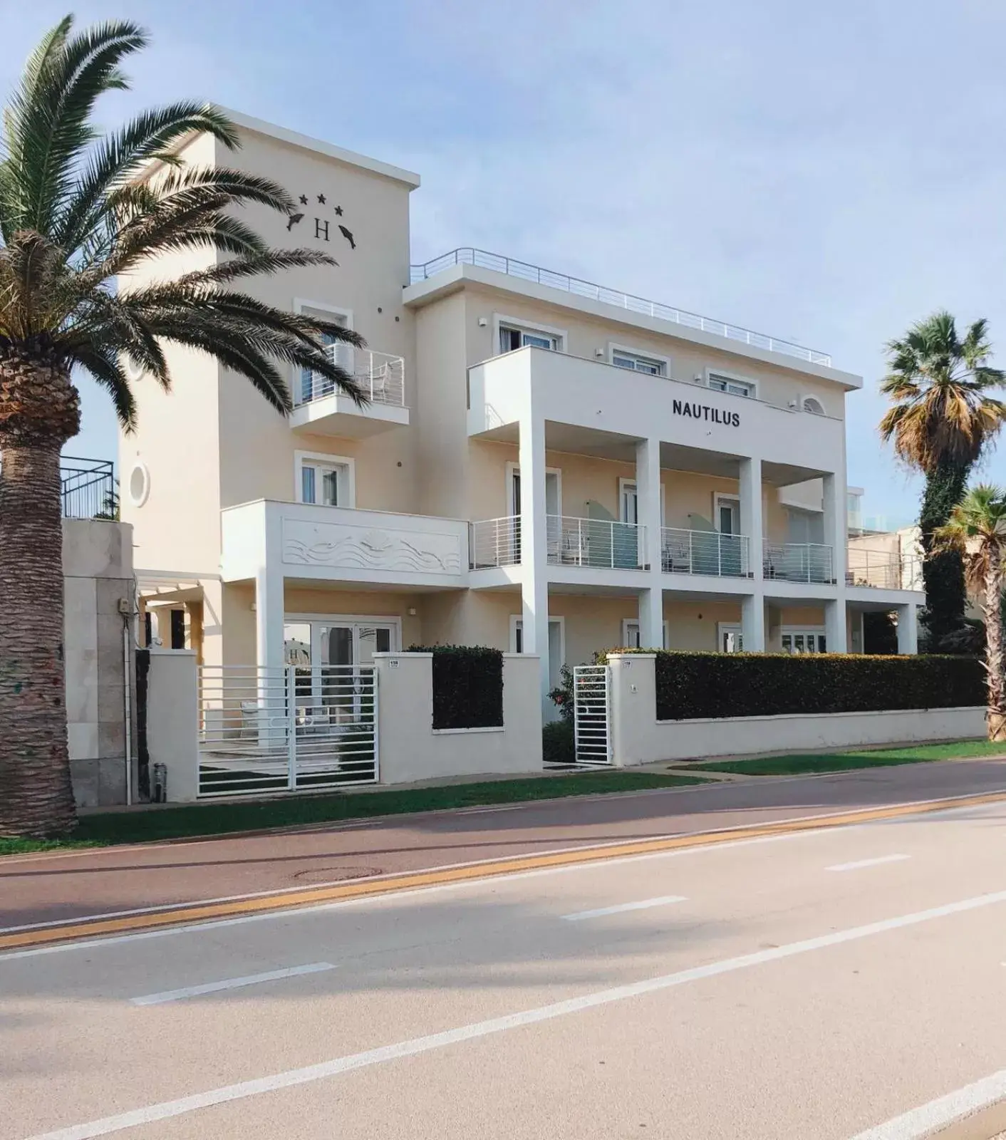 Facade/entrance, Property Building in Hotel Nautilus