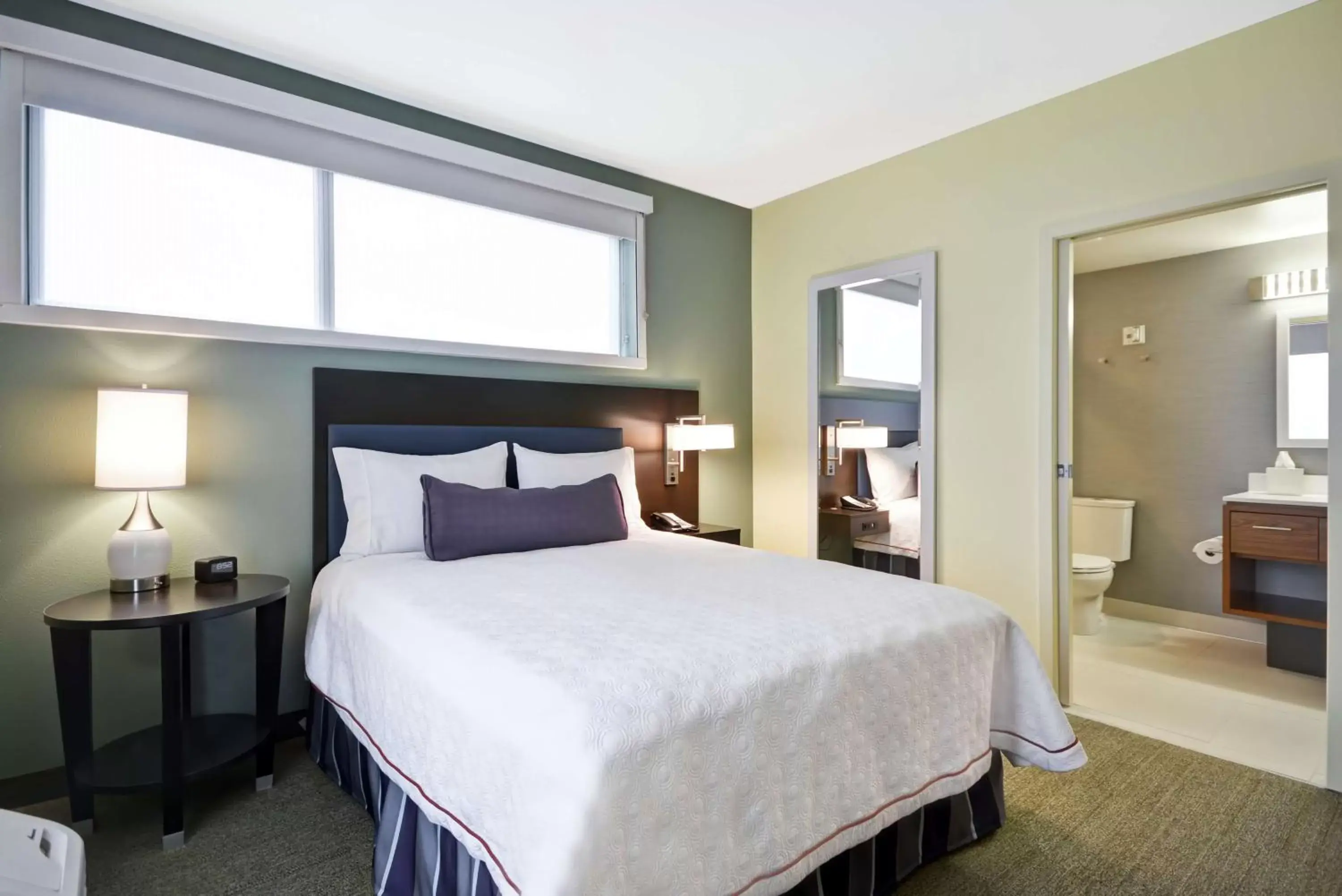 Bed in Home2 Suites By Hilton Minneapolis-Eden Prairie