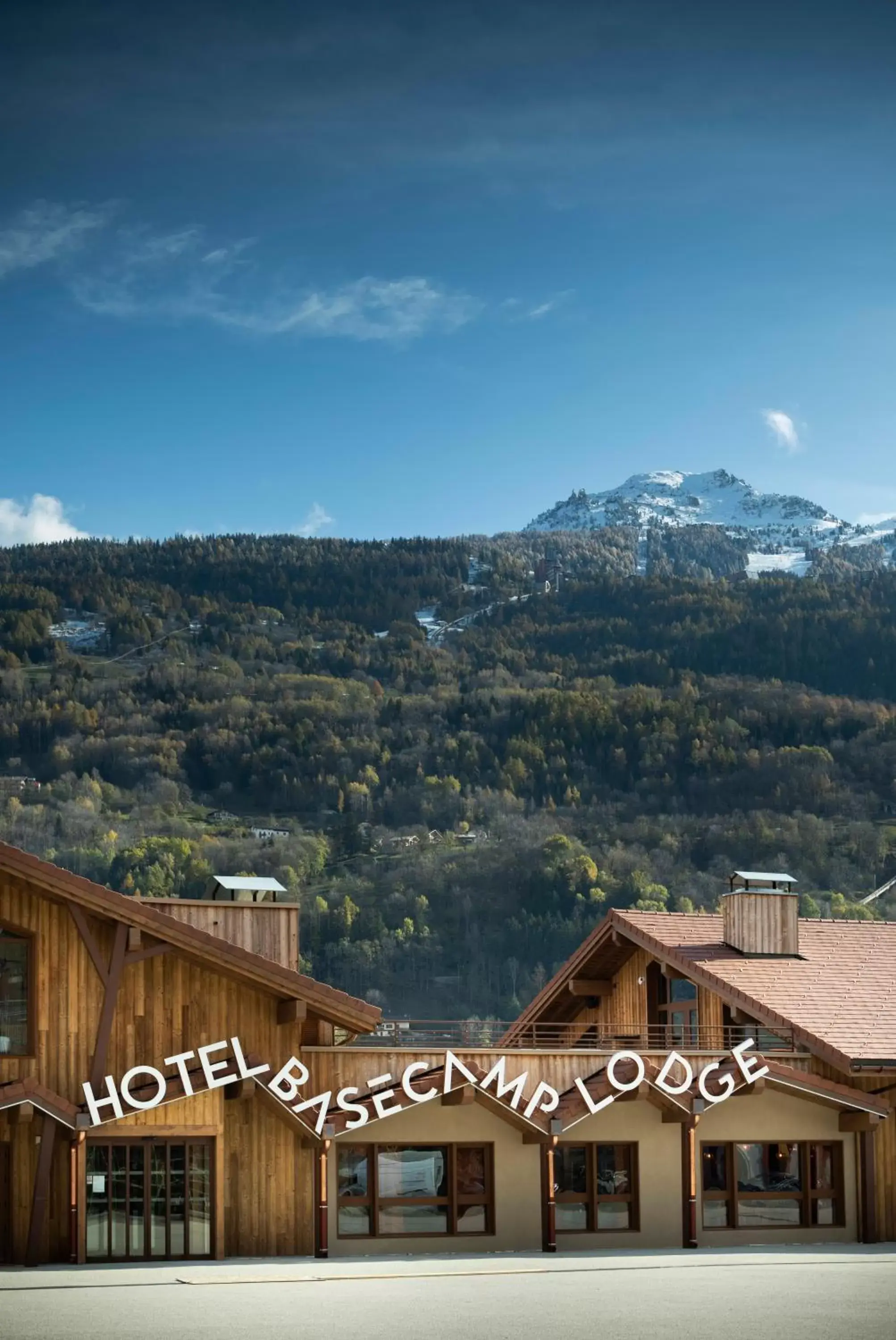 Property building in Hotel Base Camp Lodge - Bourg Saint Maurice