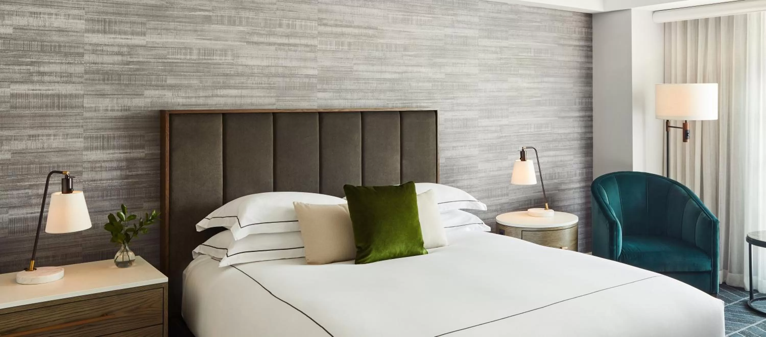 Photo of the whole room, Bed in Kimpton Marlowe by IHG