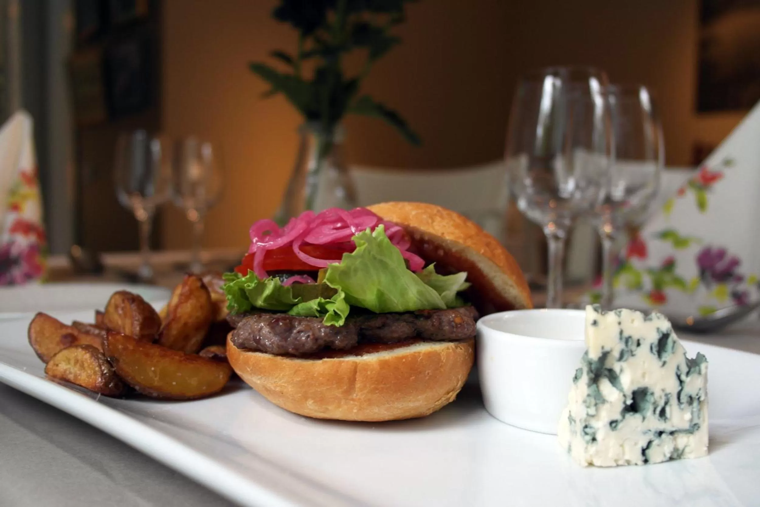 Restaurant/places to eat in Varjola Holiday Center