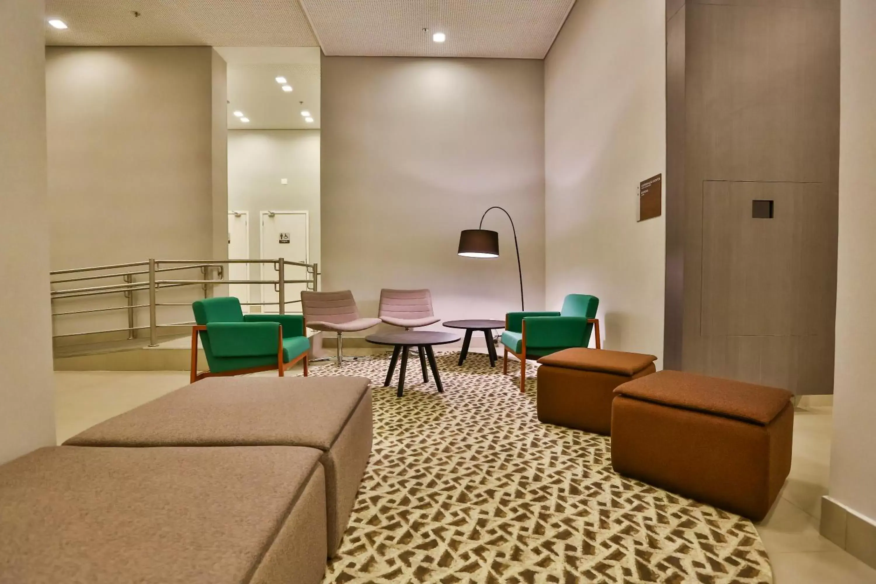 Lounge or bar, Seating Area in Hilton Garden Inn Santo Andre