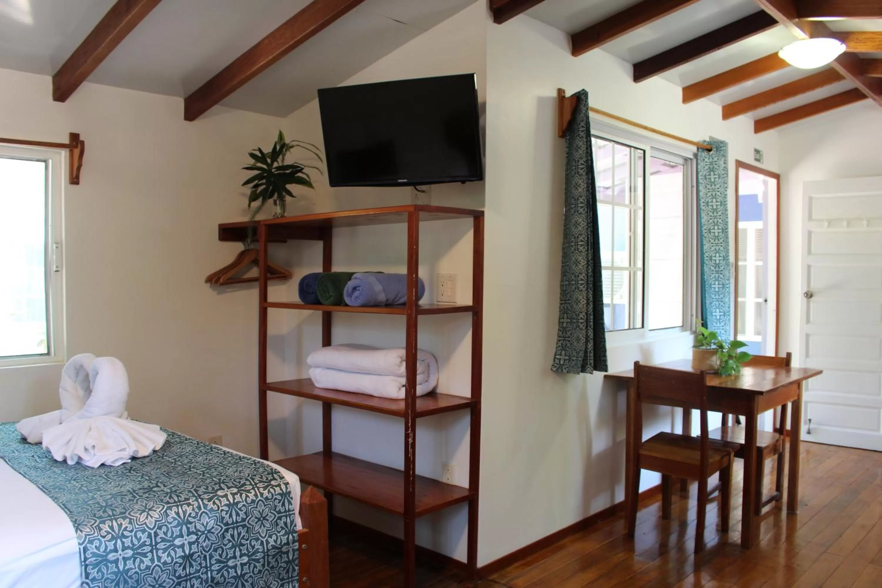 TV and multimedia, Bed in Placencia Villas