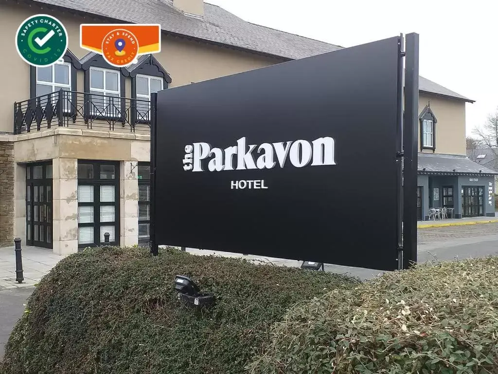 Facade/entrance, Property Logo/Sign in The Parkavon Hotel