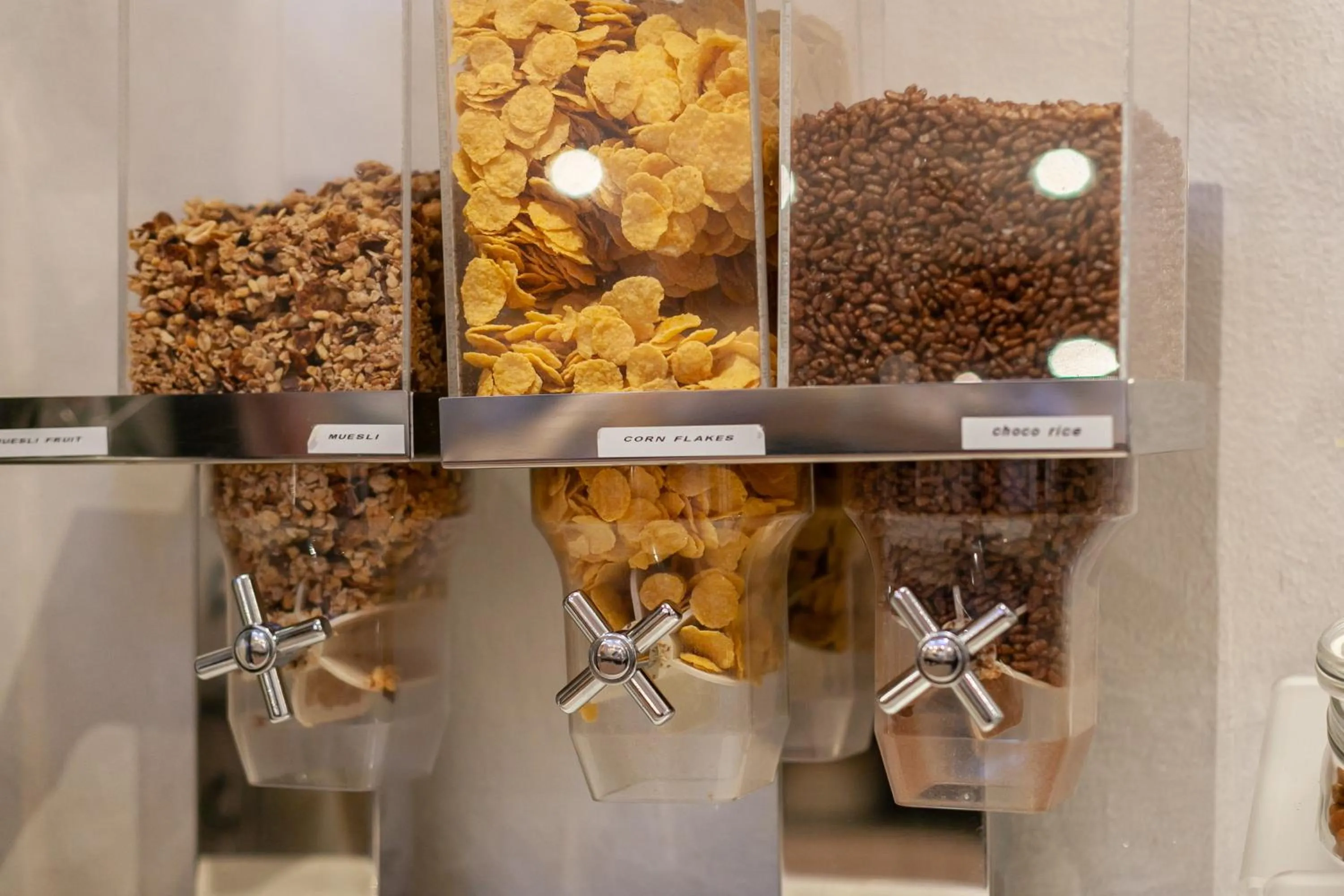 Continental breakfast in Hotel Mirage Sure Hotel Collection by Best Western