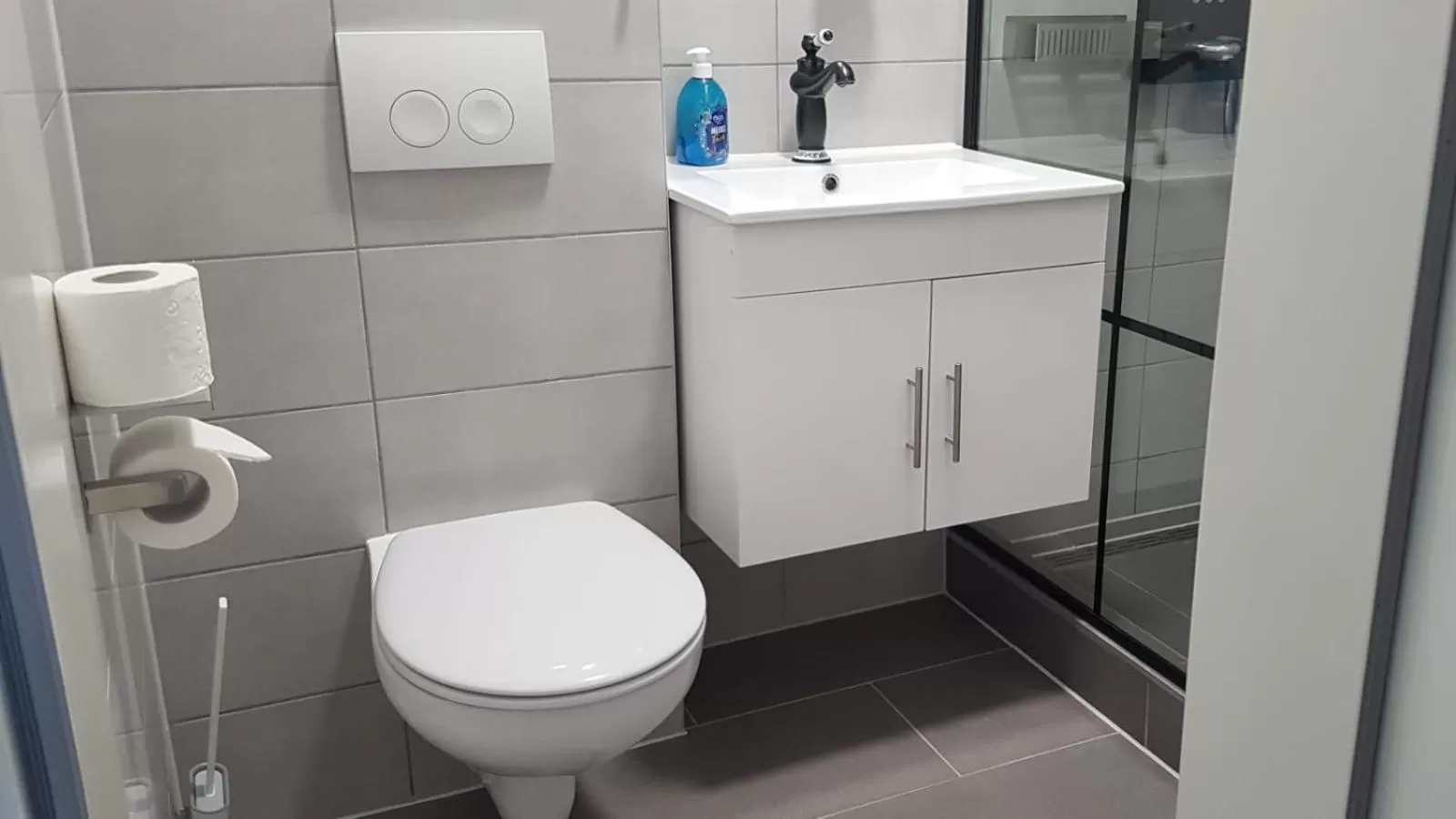 Bathroom in Pension Deichgraf