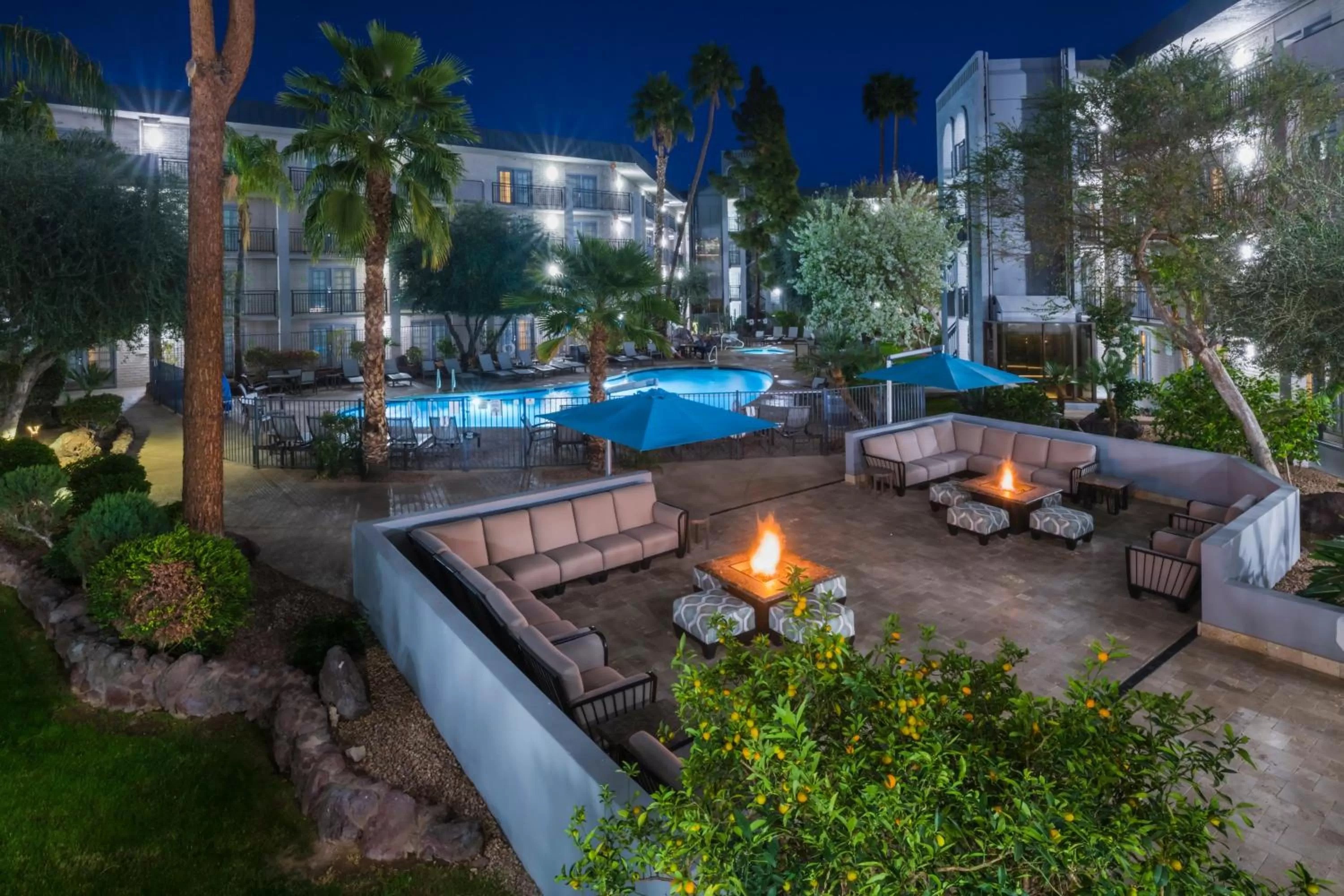 Property building in Holiday Inn and Suites Phoenix Airport North by IHG