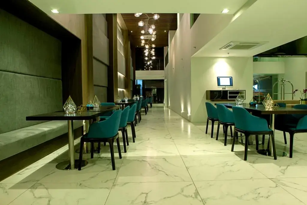 Restaurant/Places to Eat in Ramada Encore Makati