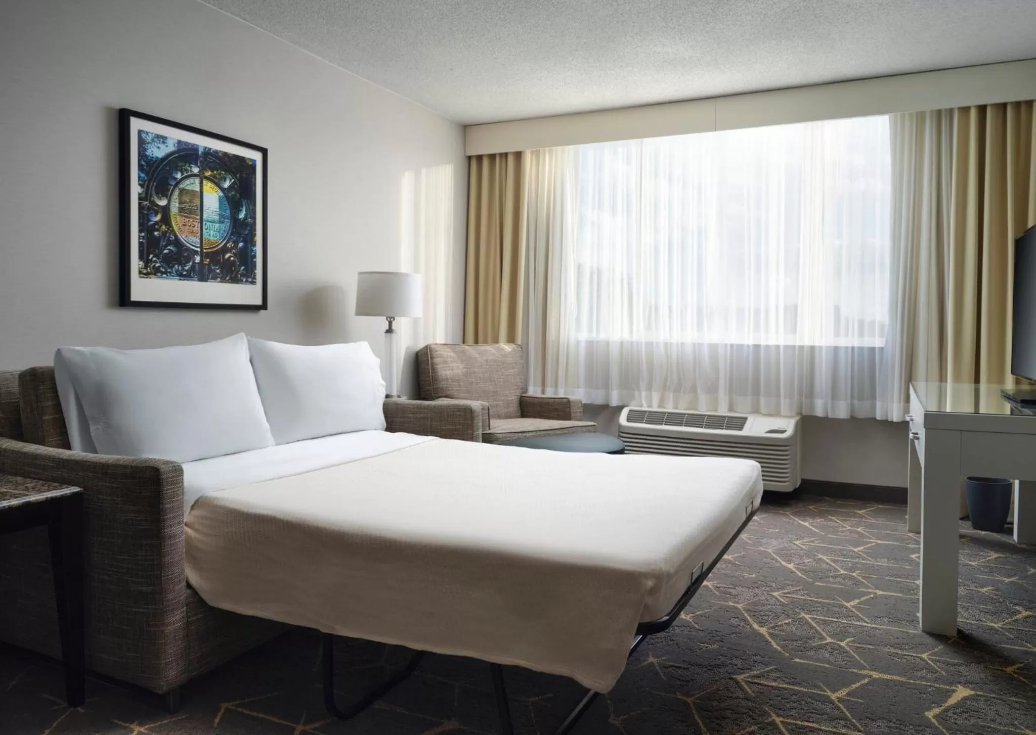 Photo of the whole room, Bed in Holiday Inn & Suites Boston Peabody by IHG
