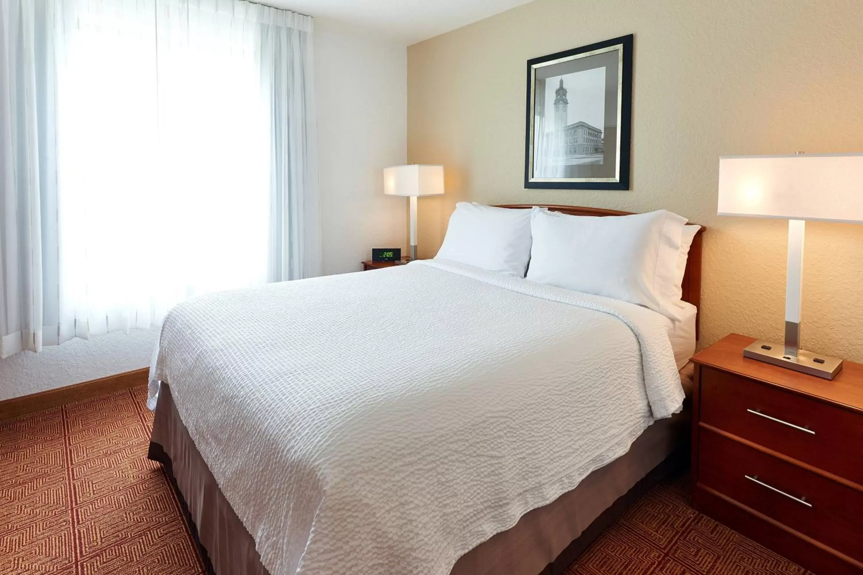 Photo of the whole room, Bed in TownePlace Suites by Marriott Minneapolis Downtown/North Loop