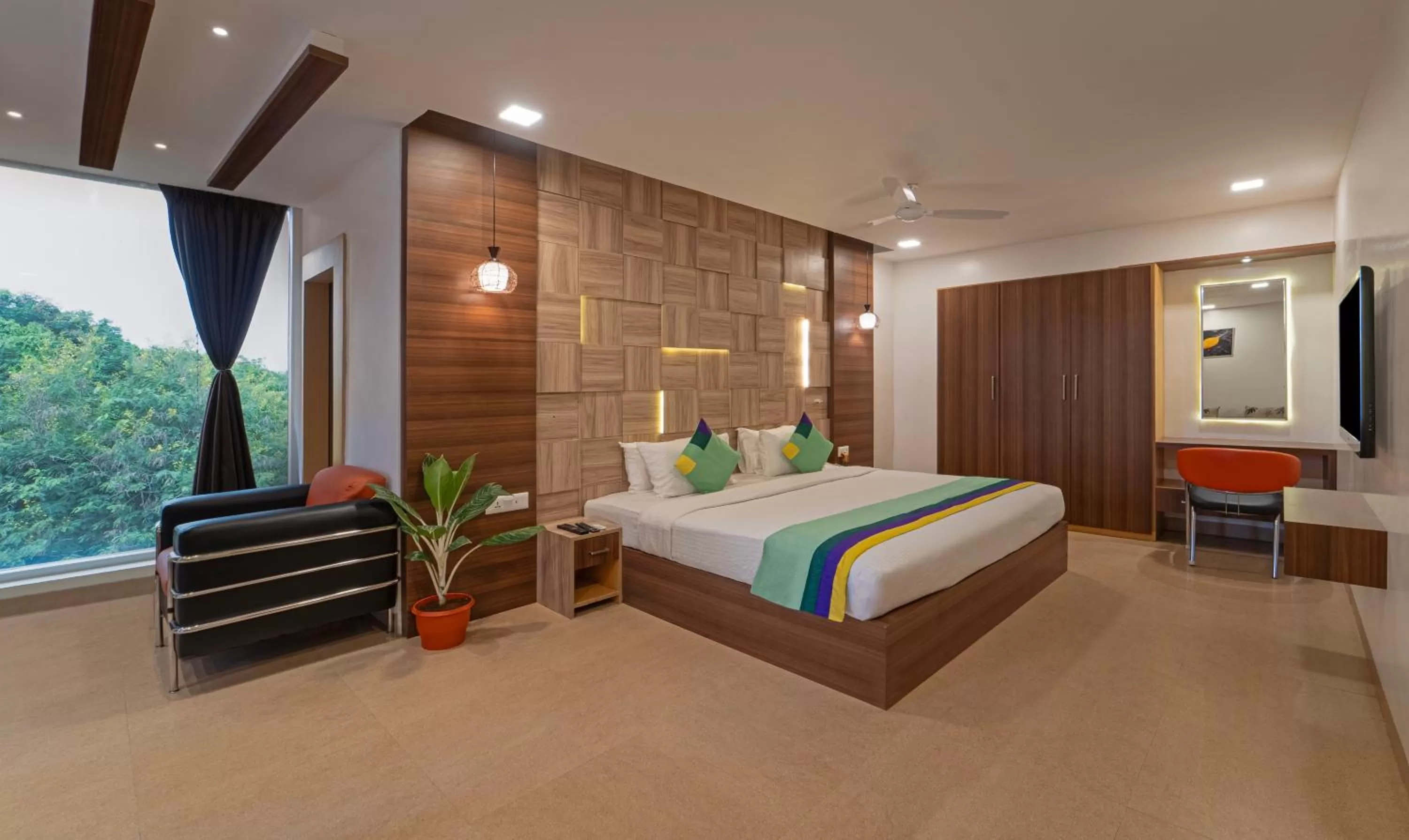 Photo of the whole room, Bed in Treebo Golden Swan Tambaram