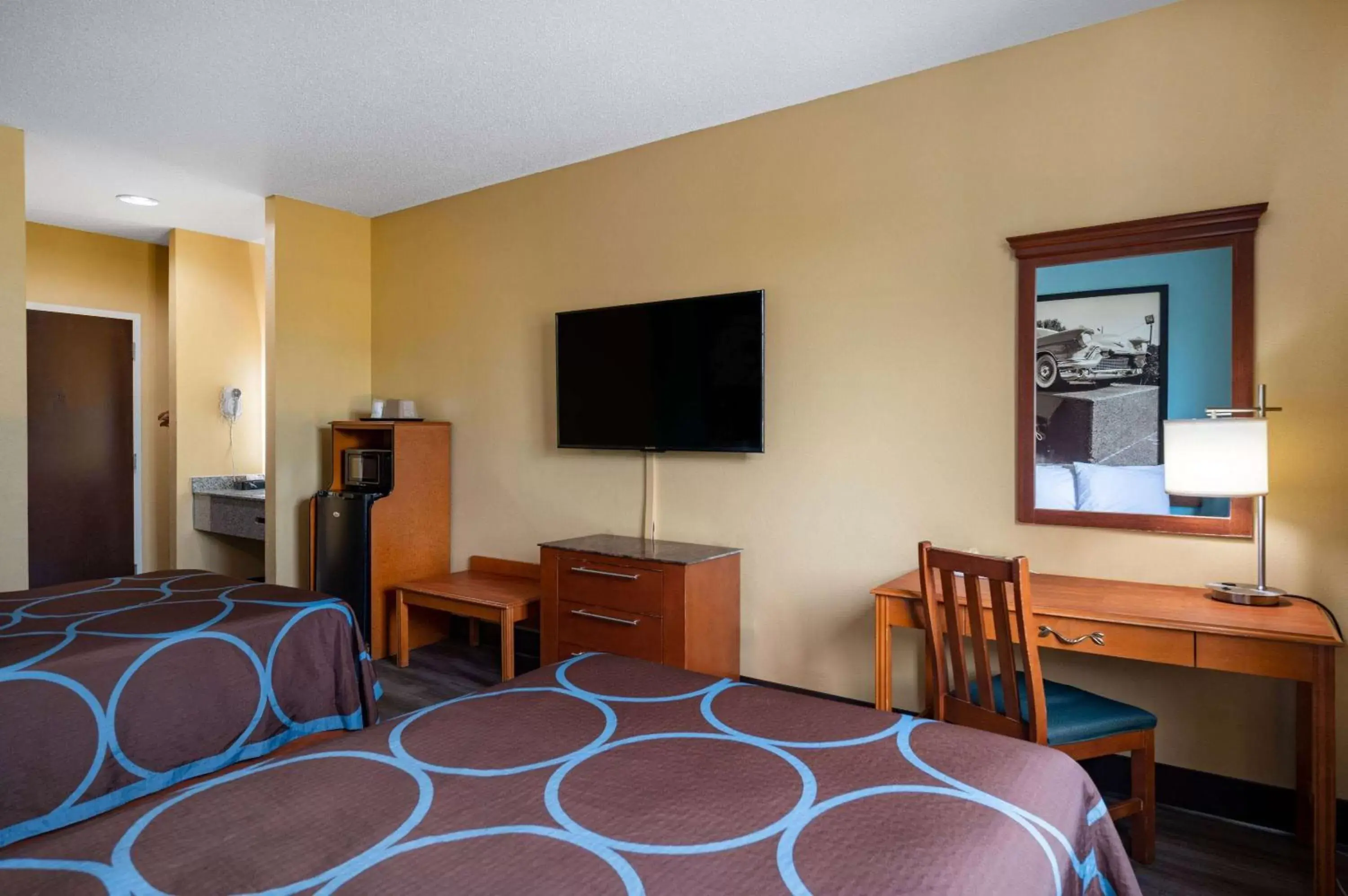 Photo of the whole room, TV/Entertainment Center in Super 8 by Wyndham Salisbury