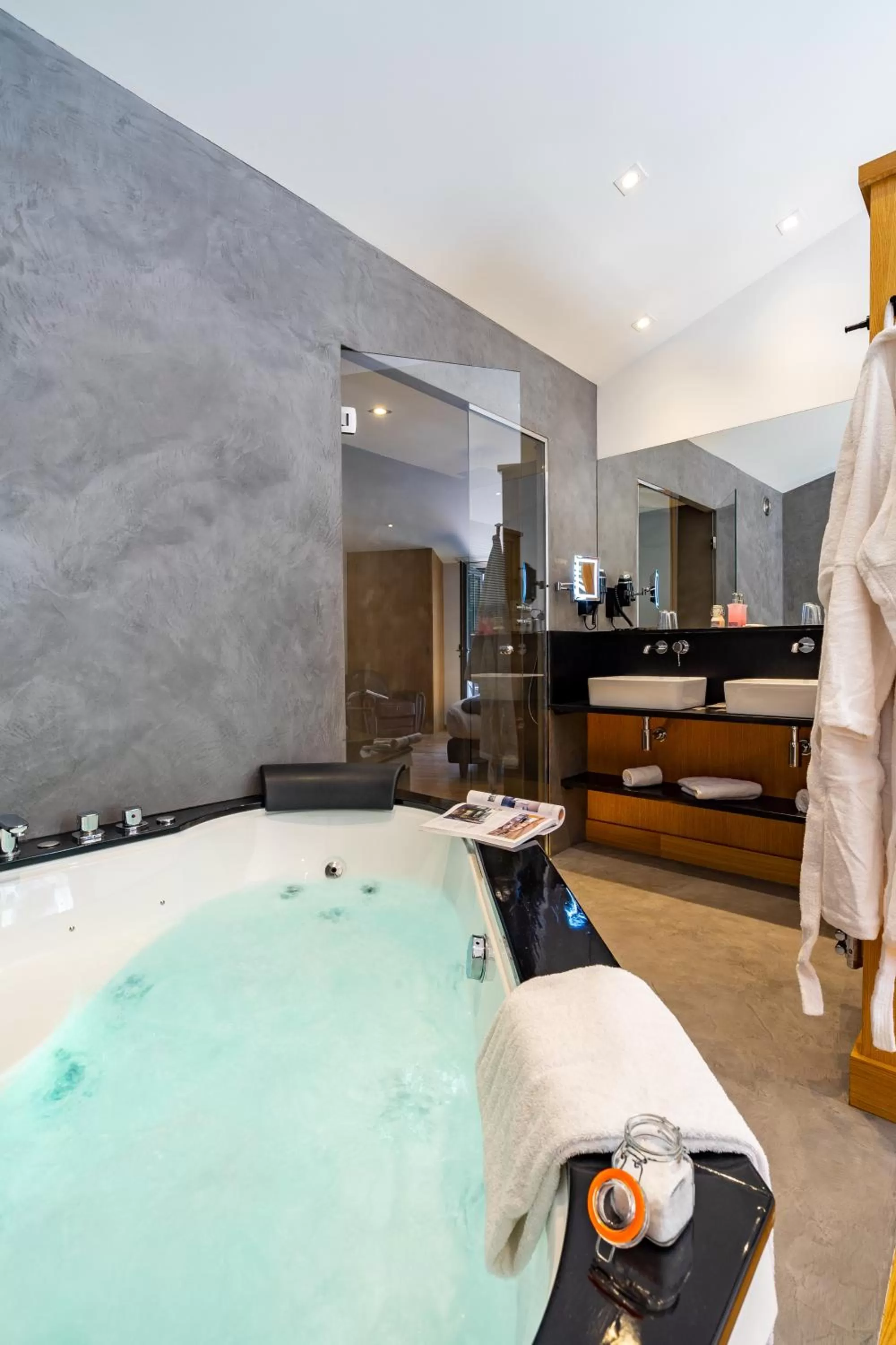 Shower in Hôtel Ile de Ré