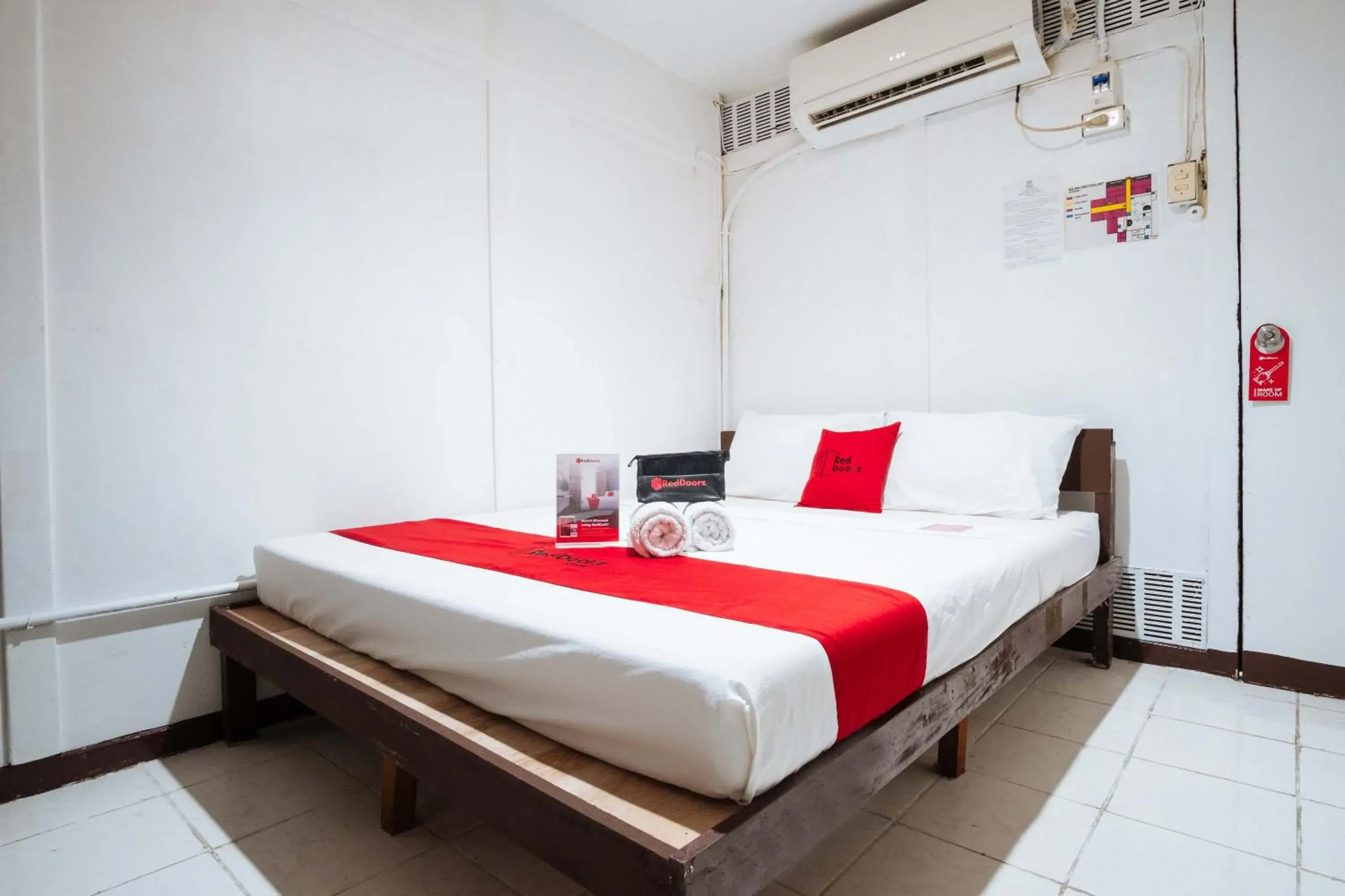 Bed in RedDoorz @Downtown Bacolod