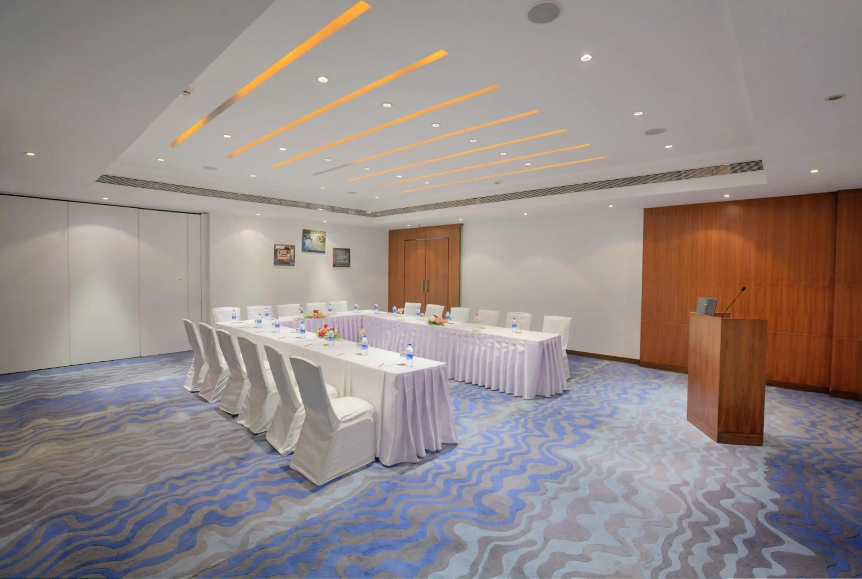 Meeting/conference room in Hotel Parc Estique