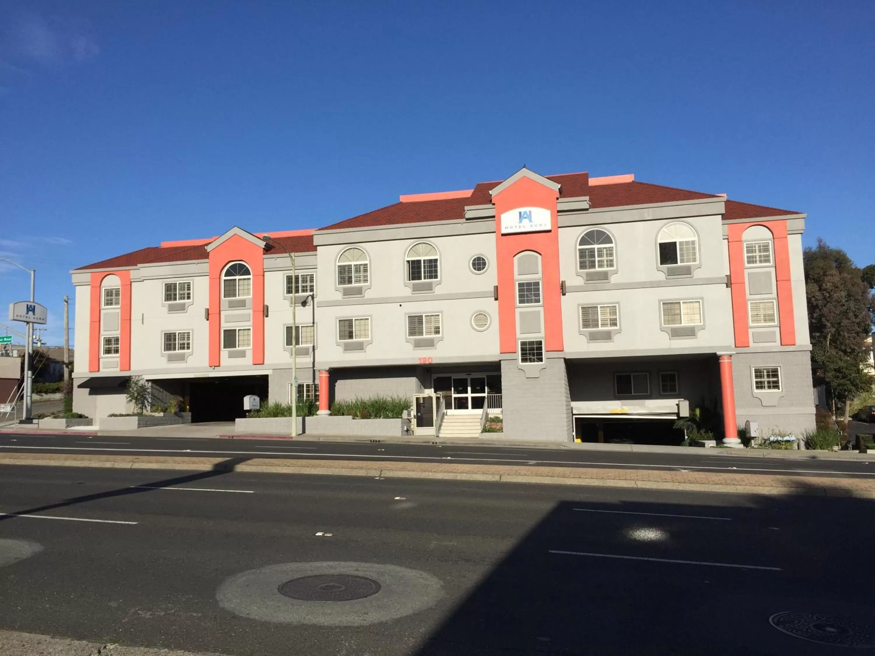 Property building in Hotel Aura SFO Airport FREE SHUTTLE
