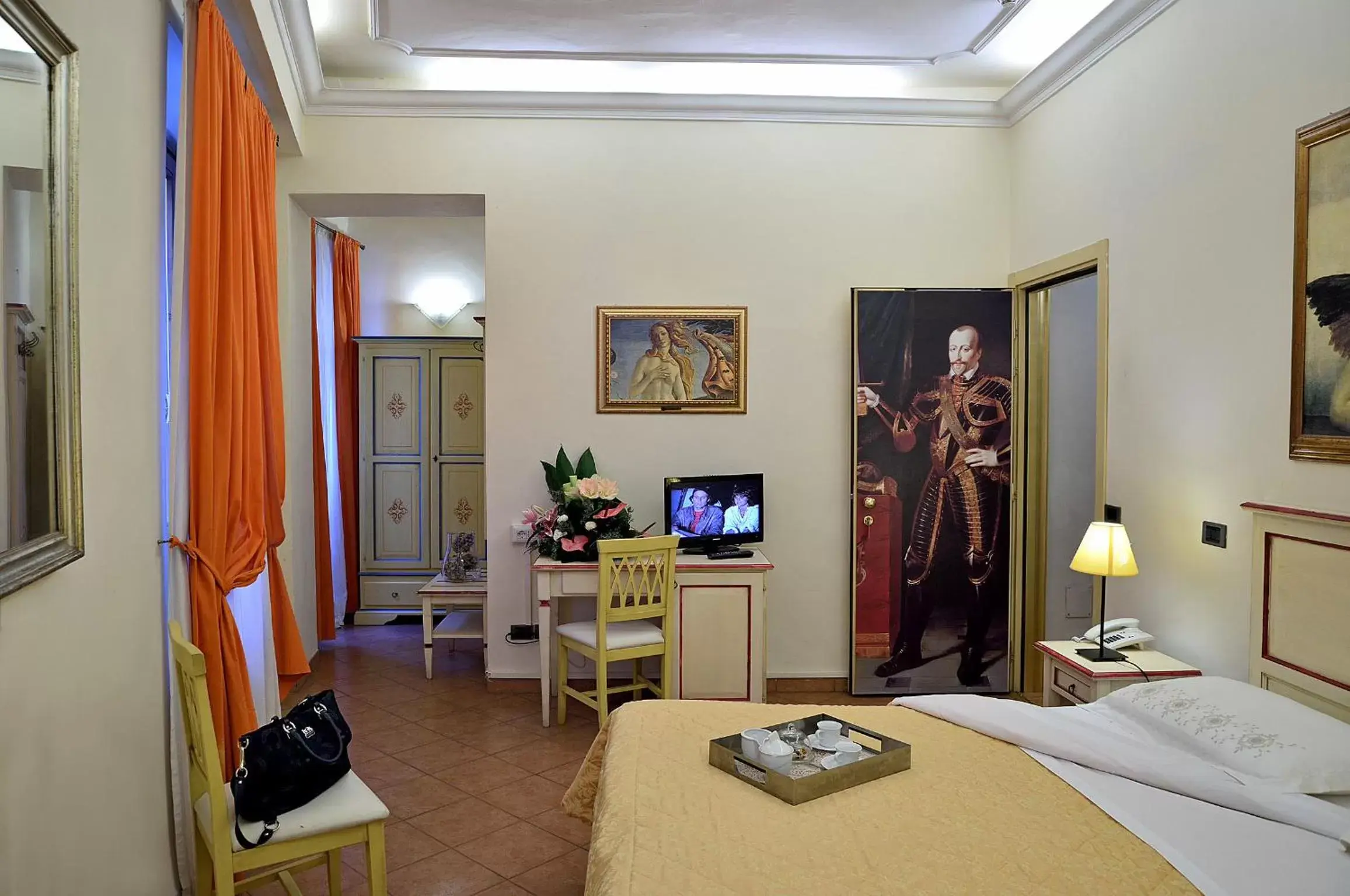 Photo of the whole room, TV/Entertainment Center in Hotel Vasari