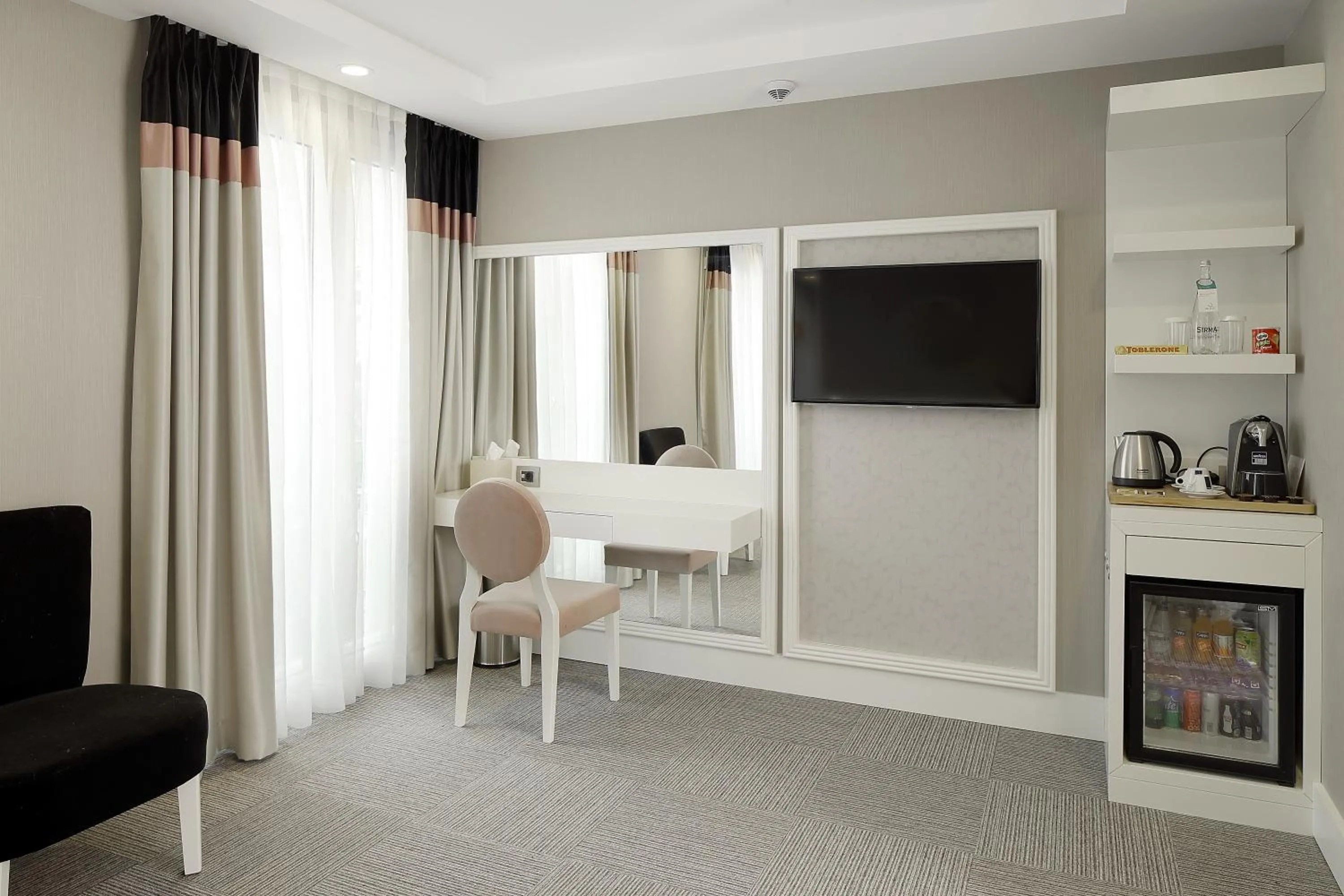 Coffee/tea facilities in Mia Berre Hotels