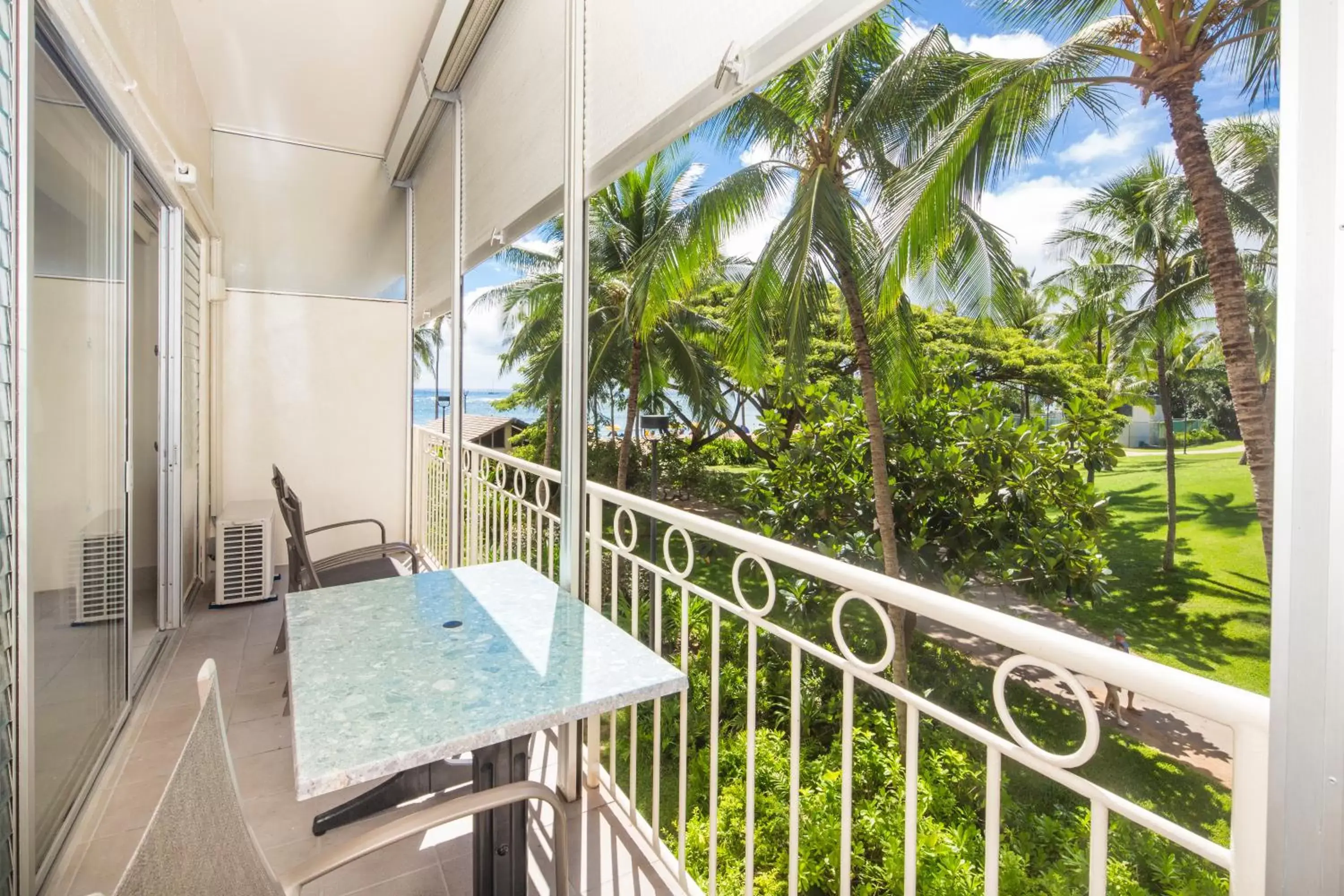 Balcony/Terrace in Castle Waikiki Shore Beachfront Condominiums