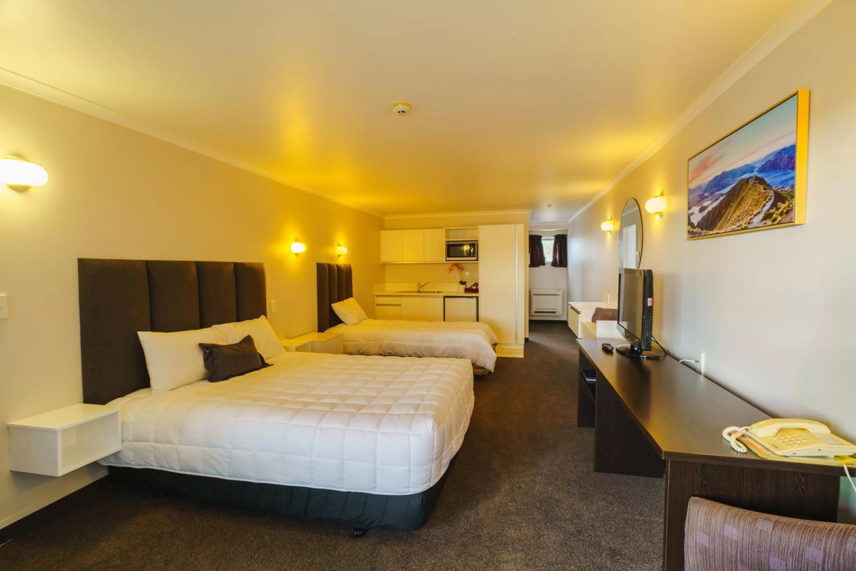 Bed in Anchorage Motor Lodge