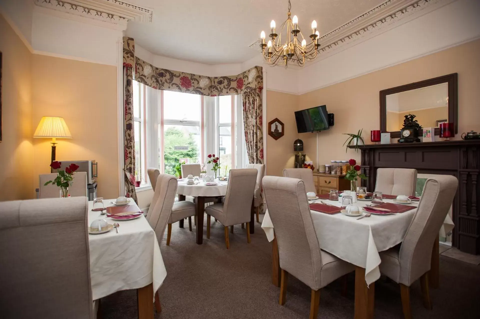 Restaurant/Places to Eat in Dean Park Guest House